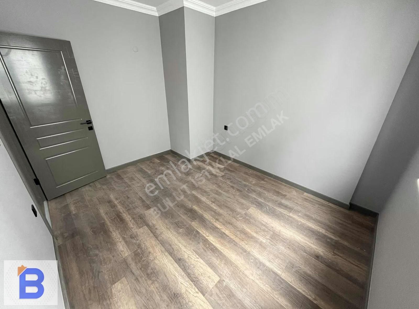 Bulut Emlak; Tramvaya 1 Sokak Ara Kat Geniş Lüks 1+1 Daire - Görsel 4