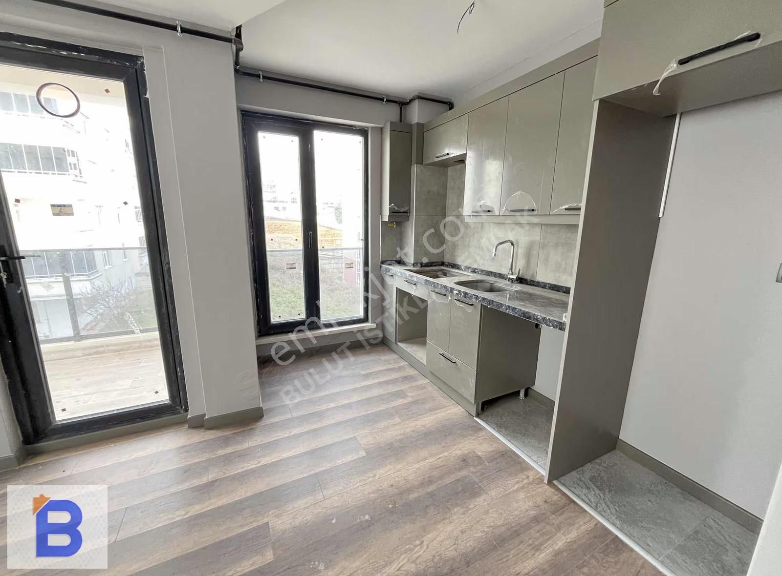 Bulut Emlak; Tramvaya 1 Sokak Ara Kat Geniş Lüks 1+1 Daire - Görsel 12