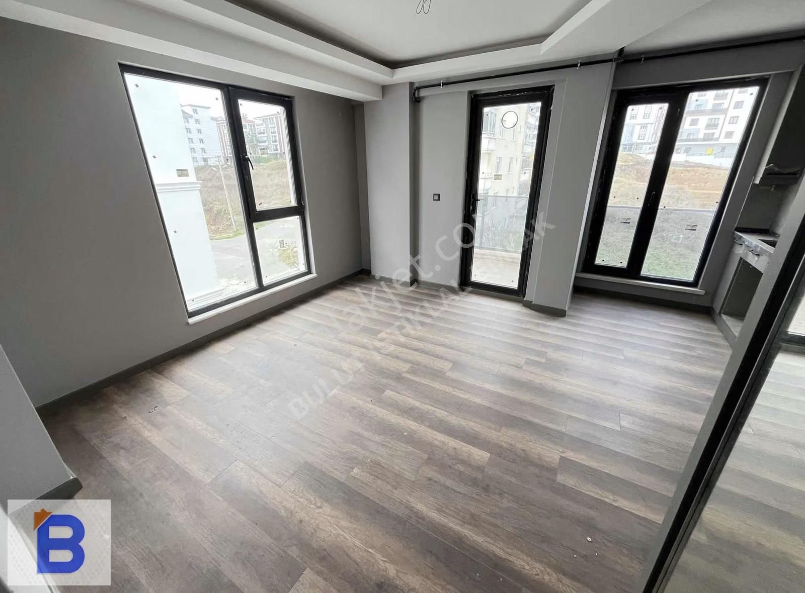 Bulut Emlak; Tramvaya 1 Sokak Ara Kat Geniş Lüks 1+1 Daire - Görsel 3