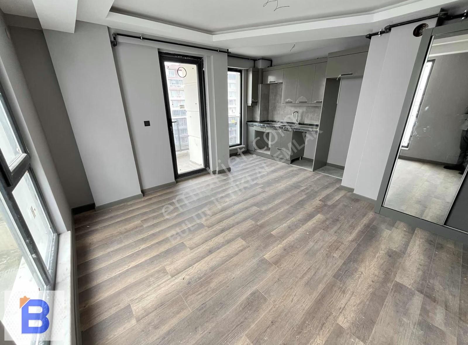 Bulut Emlak; Tramvaya 1 Sokak Ara Kat Geniş Lüks 1+1 Daire