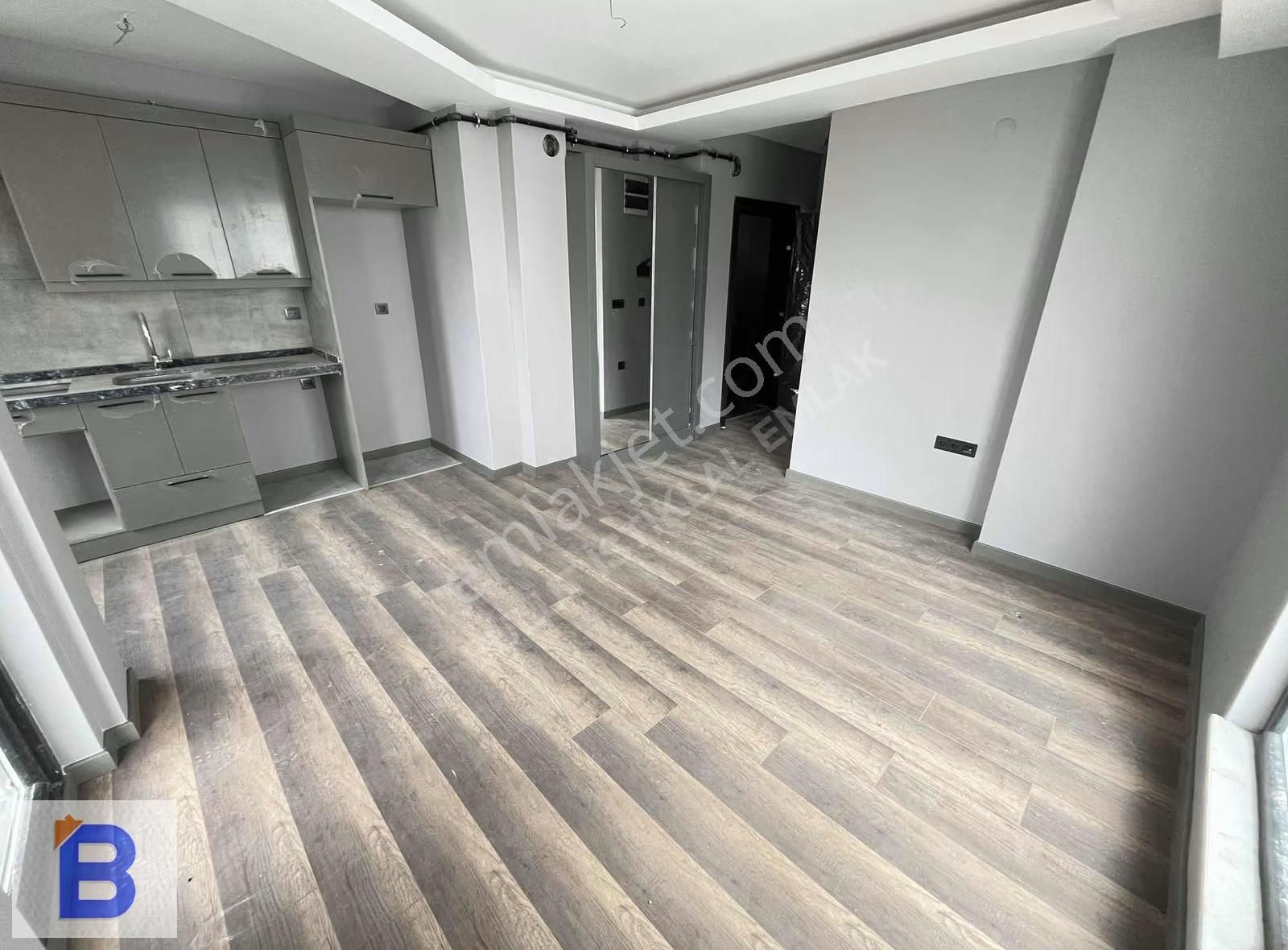 Bulut Emlak; Tramvaya 1 Sokak Ara Kat Geniş Lüks 1+1 Daire - Görsel 9