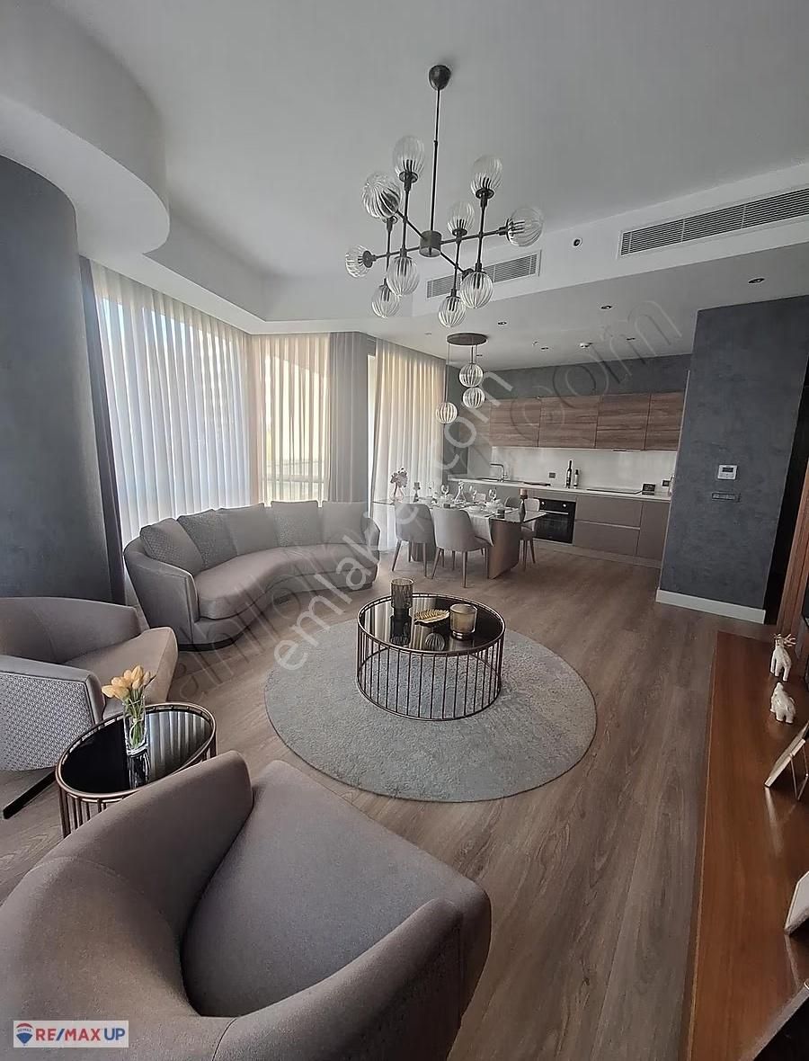 Evora İzmir'de Deniz Manzaralı Satılık 2+1