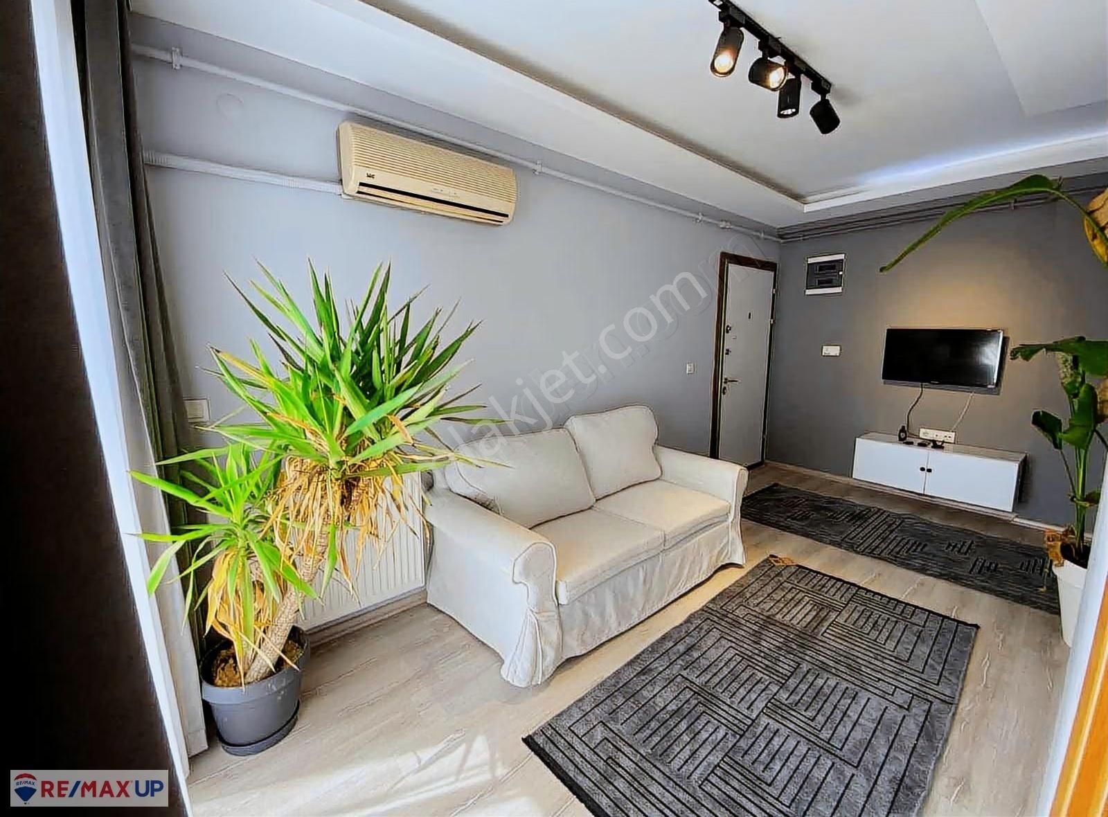 Kuruçeşme'de Eşyalı Hazır Kiracılı 1+1 Ara Kat Yeni Bina - Görsel 12