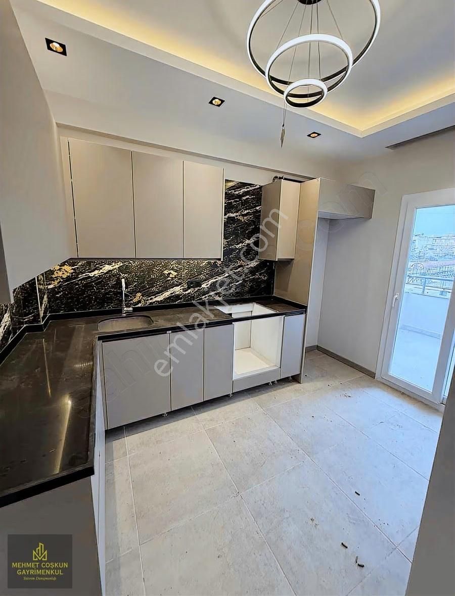 Mithatpaşada Site İçerisinde Sıfır Cazip Satılık 3+1 Daire