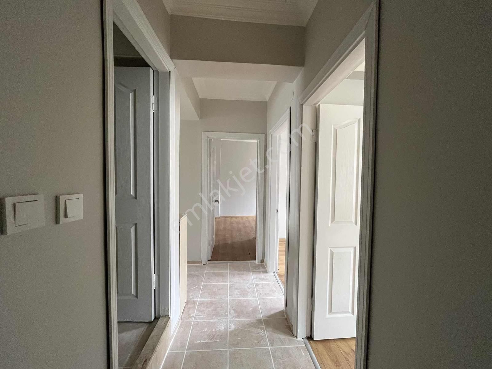 Eker'den Hat Boyunda Çarşıya Çok Yakın 3+1 Kiralık Daire - Görsel 16