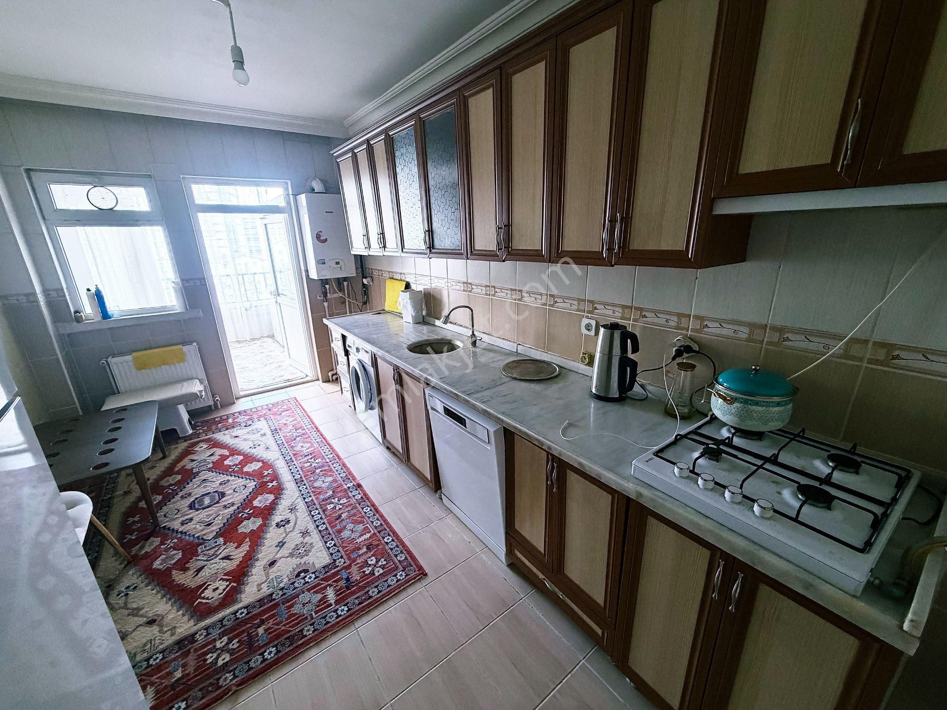 Cihandan Burç Mah Seval Ve Piri Cadde Yakını Kiralık 3+1 Daire