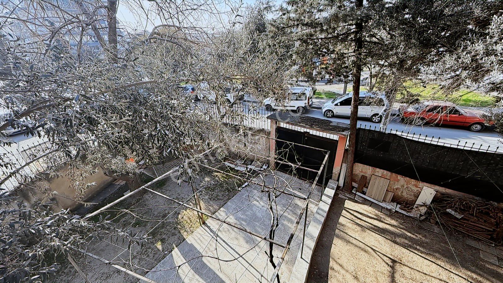 Bayraklı Onur Mah. Bahçeli Cadde Üzeri Üç Katlı Satılık Bina - Görsel 20