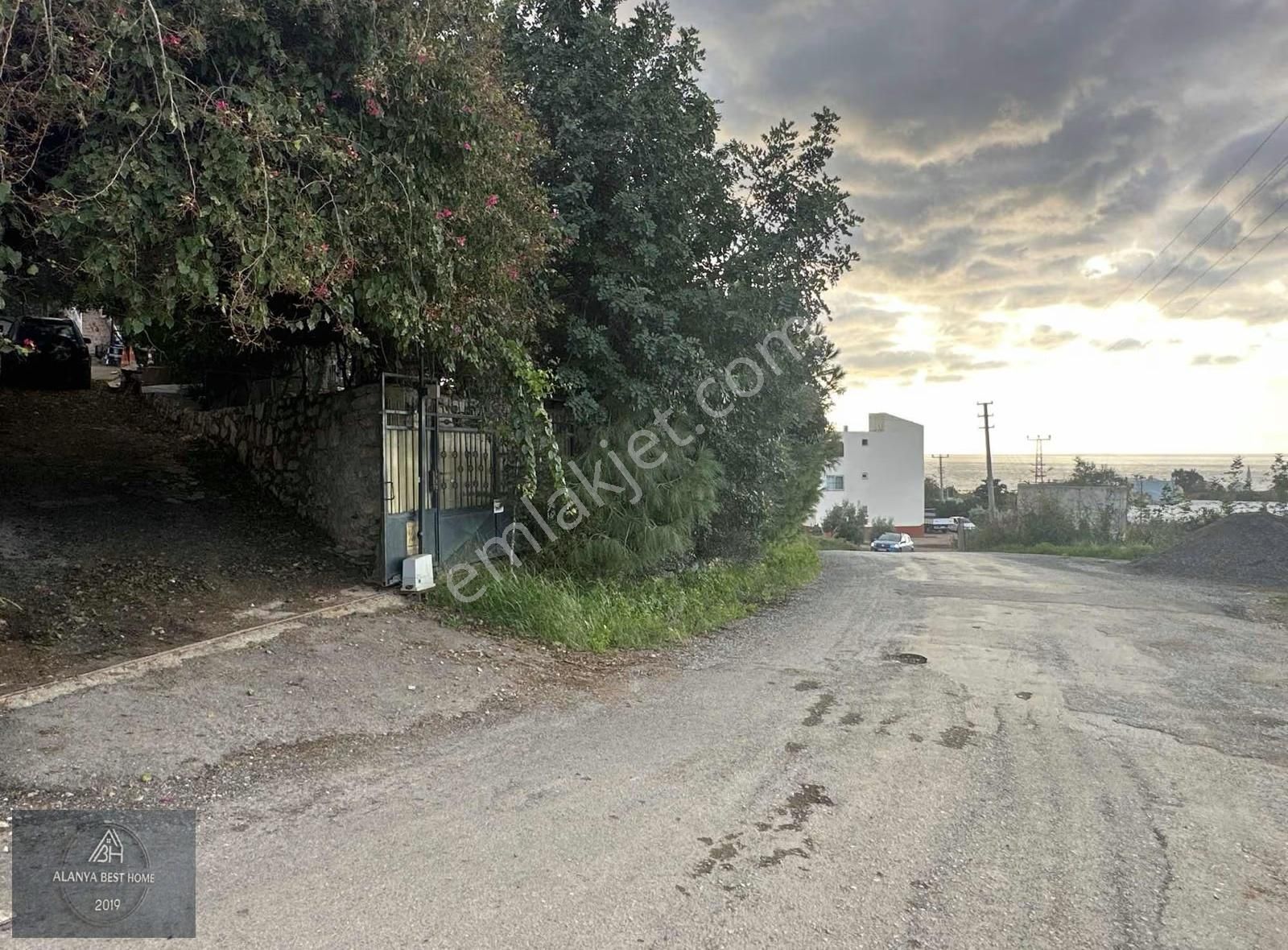 Deniz Manzaralı Müstakil Villa (850m2) Arsa Üstünde 4+1 Tripleks