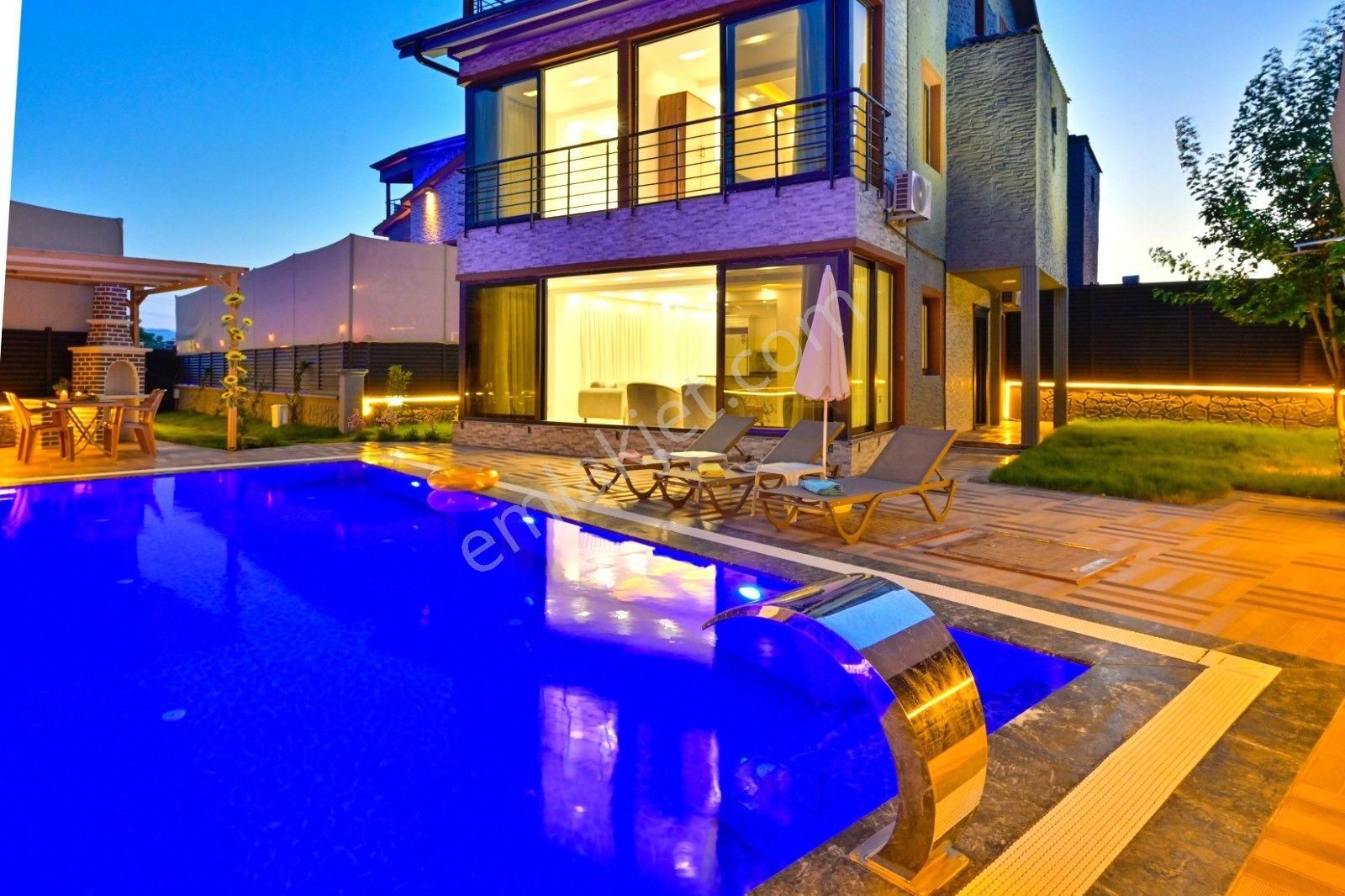 Goldhouse Dan Satılık Turizm Ruhsatlı Modern Fırsat Villa - Görsel 4