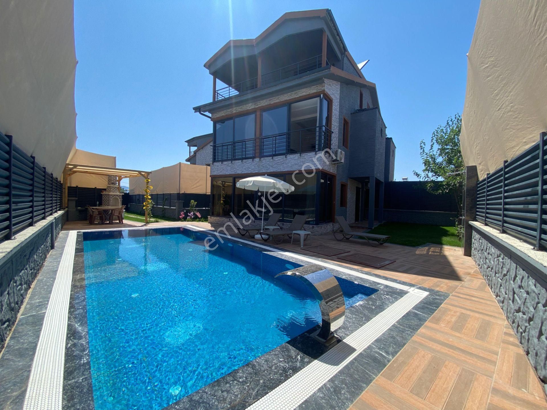 Goldhouse Dan Satılık Turizm Ruhsatlı Modern Fırsat Villa