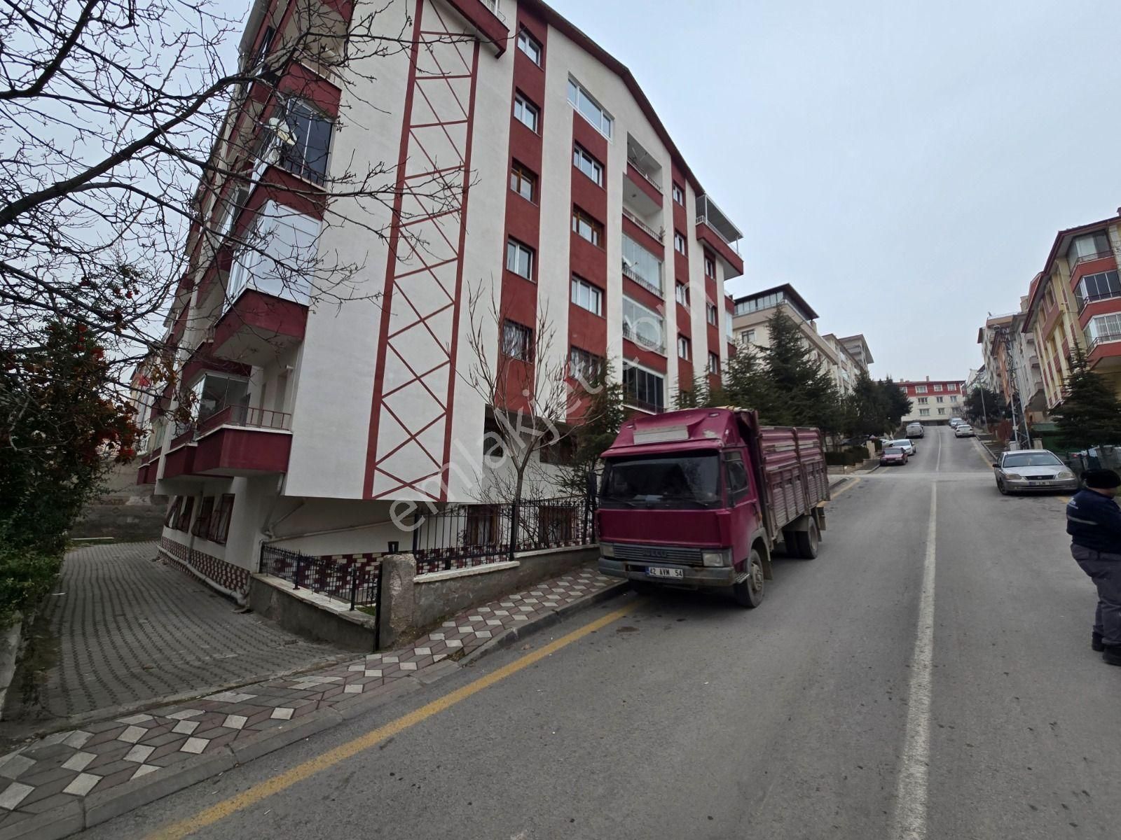 Piyade Mah Satılık 3+1 Kat Konumlu Köşe Başı Arakat Ön Cephe Daire