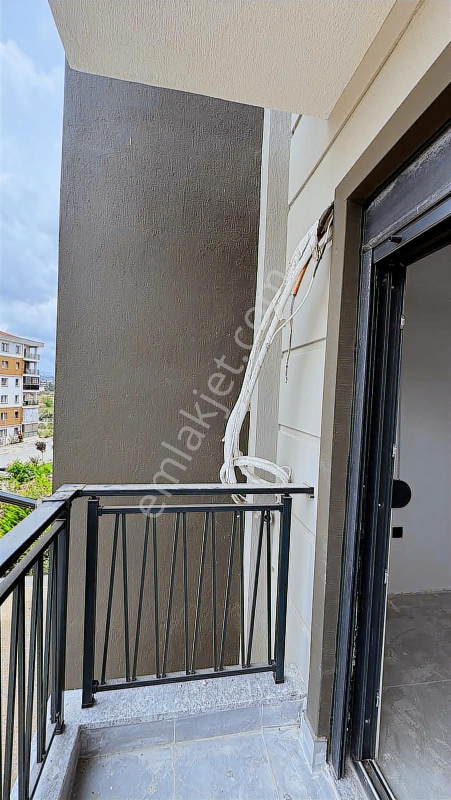 Metrekare Emlak'tan Ünirvesite Yanı Yatırımlık 1+1 Son 1 Adet!! - Görsel 16