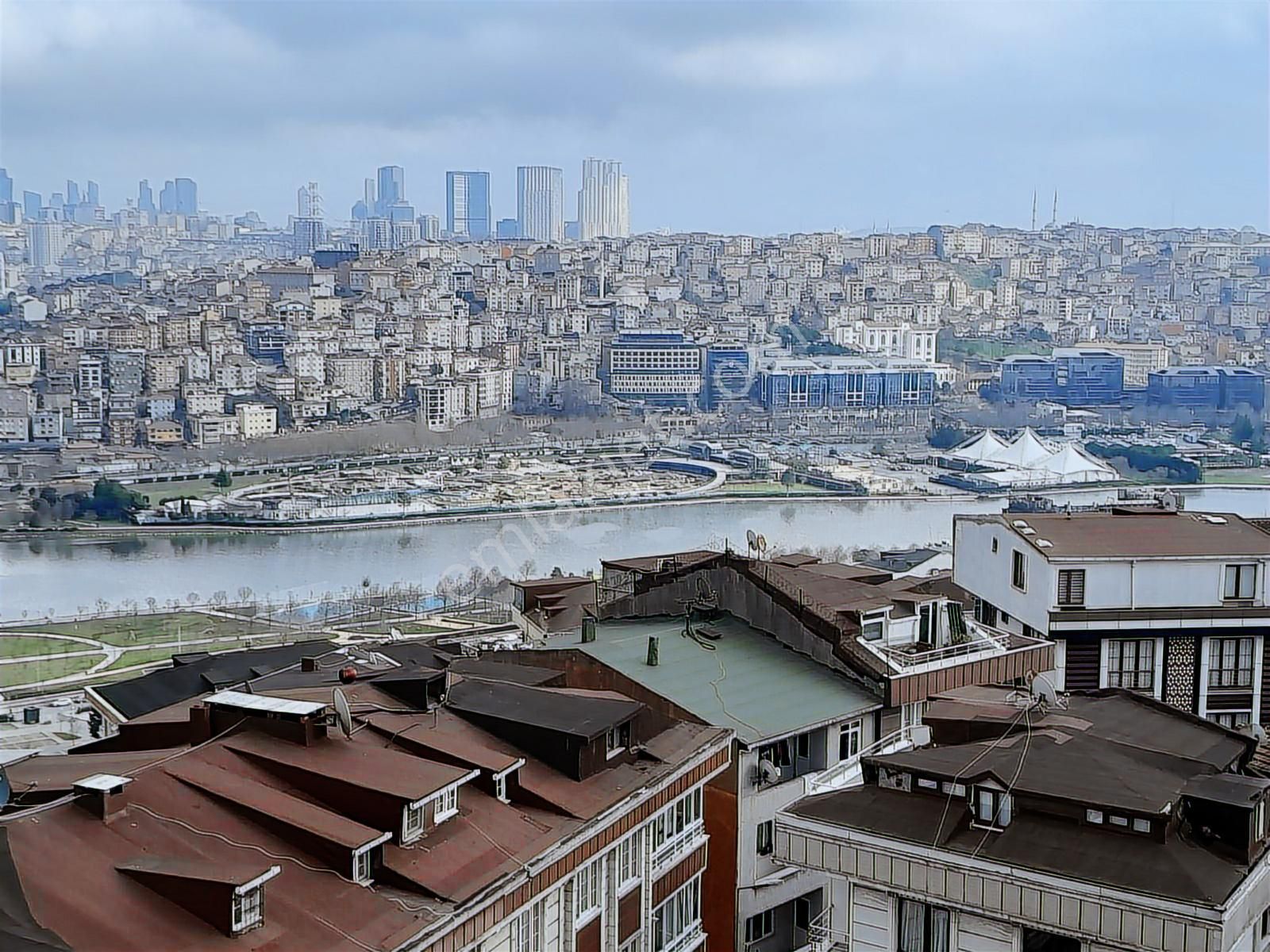 Silahtarağa 3+1 Kiralık Dubleks Daire - Görsel 17