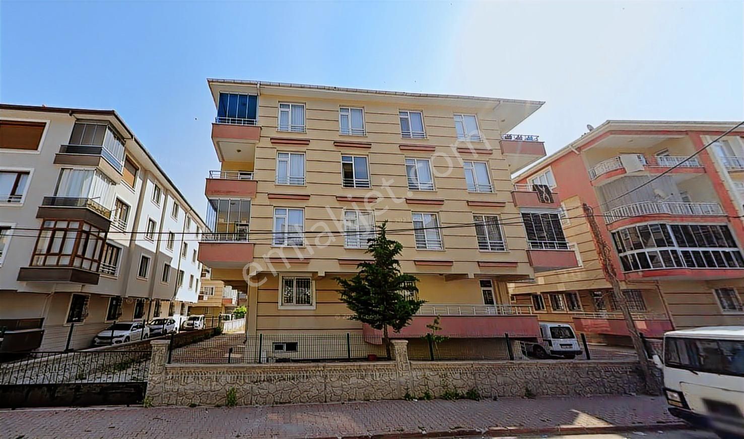 İl Jandarma Fetih Caddesi Civarı İçi Yapılı Satılık 3+1 Daire