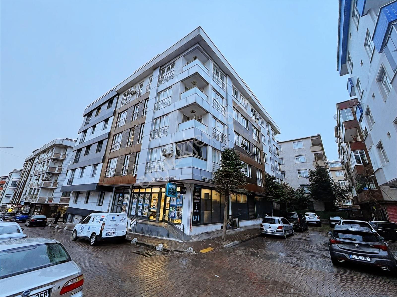 Capital'den Yenibosna Zafer Mahallesinde Merkezi Konumda Dubleks