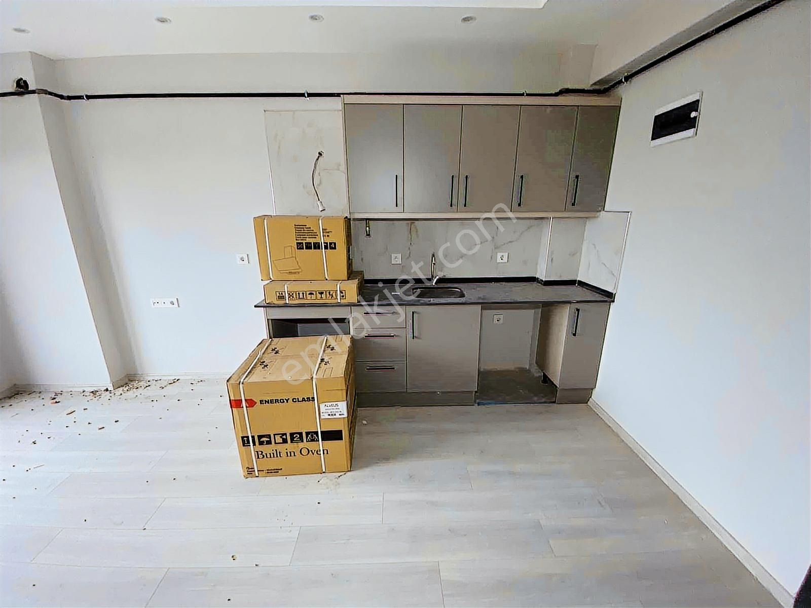 Paşaalanı Mah. Karesi Fen Lisesi Yanı Kiralık 1+1 Eşyasız Daire - Görsel 5