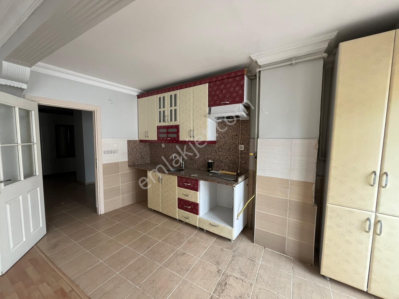 Remax'tan Sultaniye Mahallesinde Satılık 4+1 Dublex Daire - Görsel 18