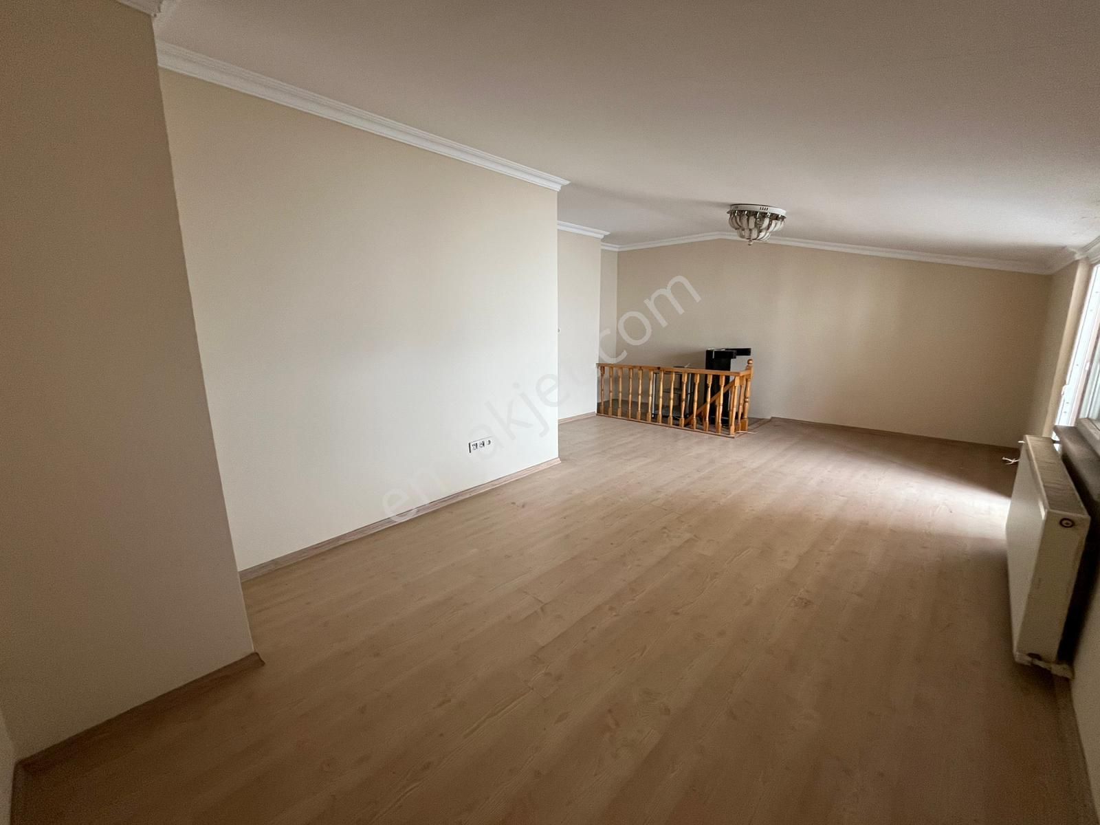 Remax'tan Sultaniye Mahallesinde Satılık 4+1 Dublex Daire - Görsel 25