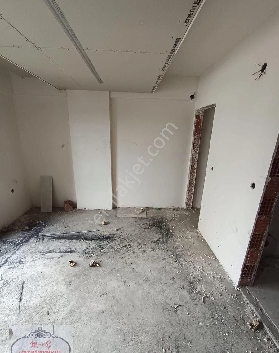 Salihlide M/ş Gayrumenkulden Gökçepınar Caddesinde 150 M2 Geniş 3+1 Dairemiz Satılıktır..... - Görsel 7