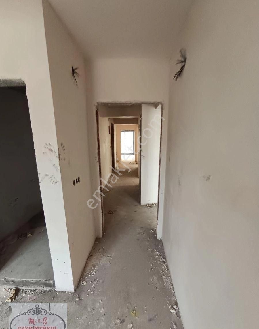 Salihlide M/ş Gayrumenkulden Gökçepınar Caddesinde 150 M2 Geniş 3+1 Dairemiz Satılıktır..... - Görsel 2
