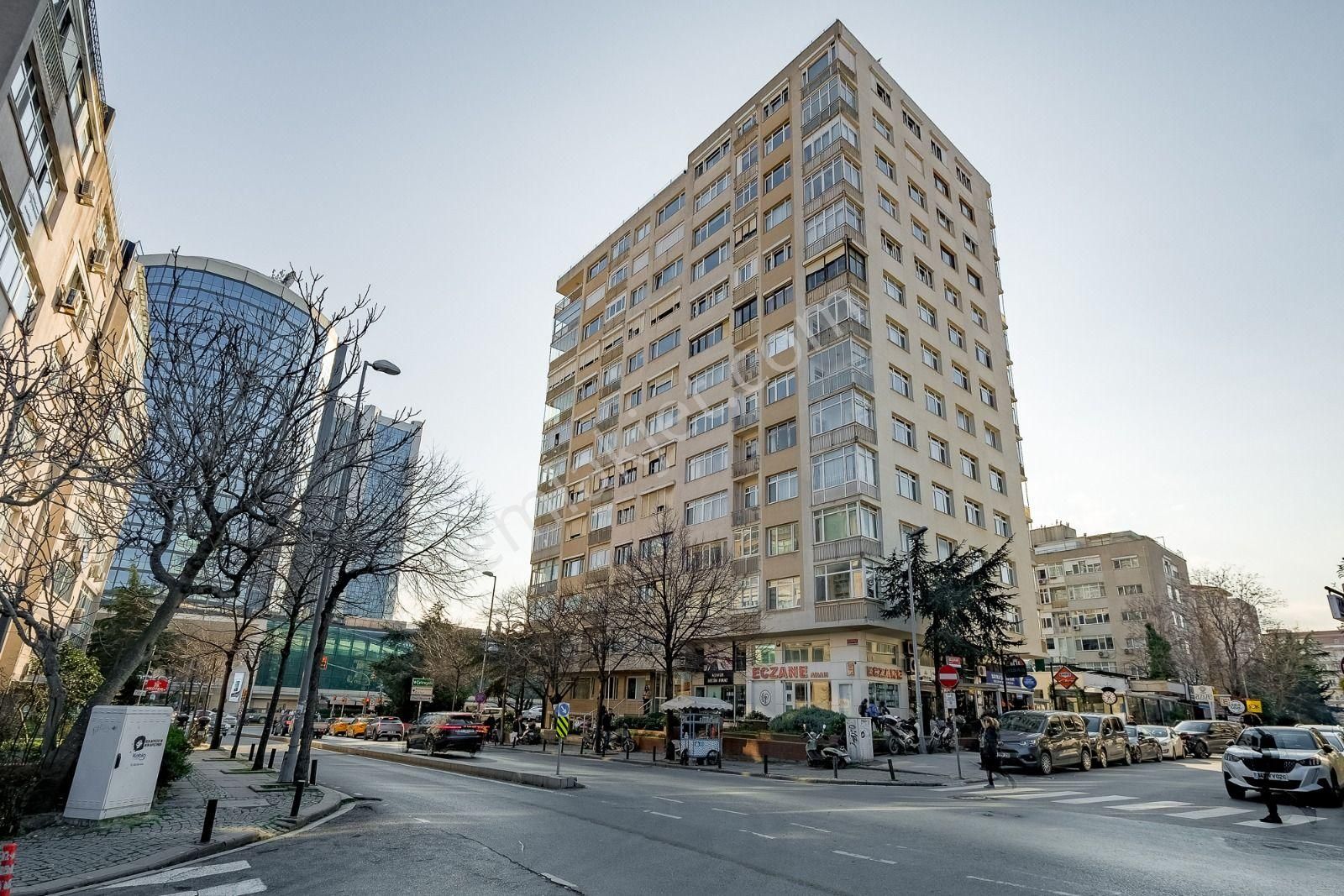 Etiler Akmerkez Karşısında Fırsat 3+1 160m2 Kiralık Otoparklı Prestijli Ofis - Görsel 4