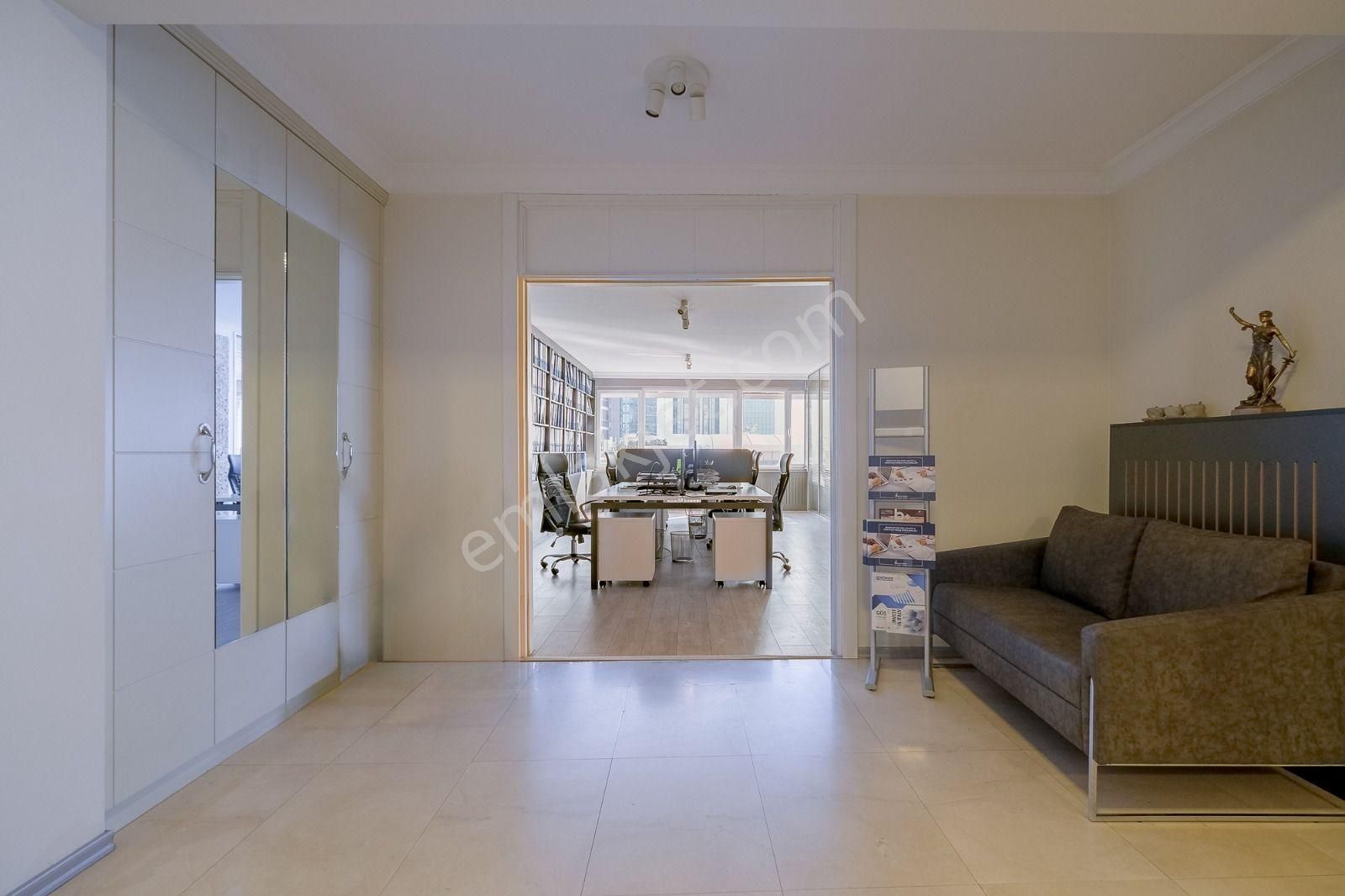 Etiler Akmerkez Karşısında Fırsat 3+1 160m2 Kiralık Otoparklı Prestijli Ofis - Görsel 22