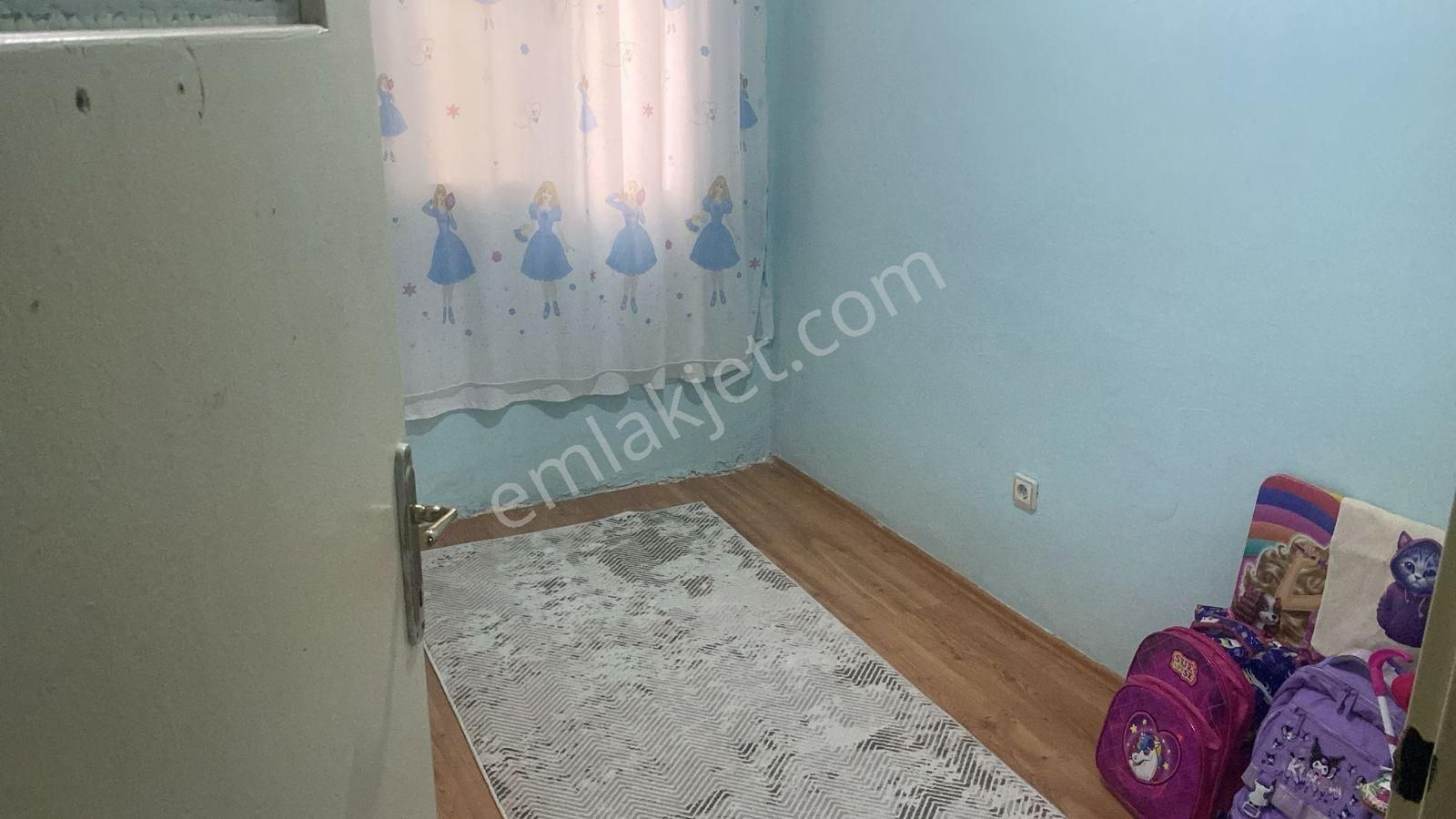 100.yılda,3 + 1,kapalı Mutfak,parkeli,satılık Y.giriş Katı Daire - Görsel 3