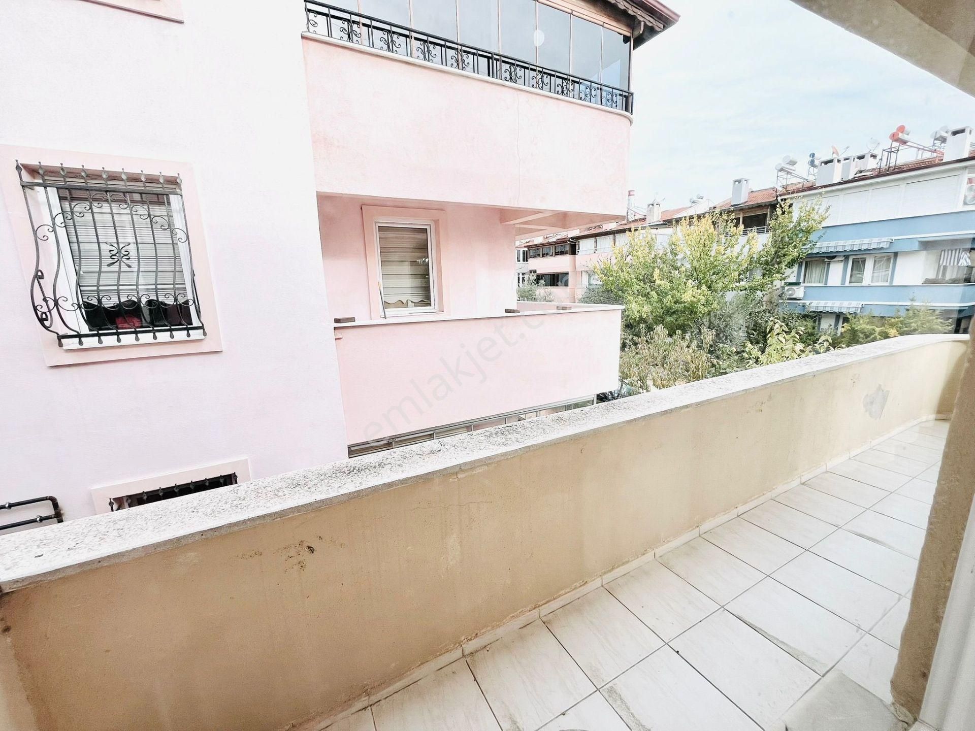 Yetki Yüksel'den Akçay'da Geniş Bahçeli Şahane Teraslı Kaçmaz Fırsat 3+1 Villa - Görsel 12