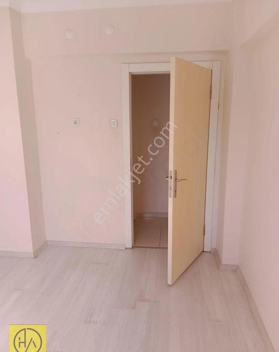 Mareşal Çakmak Mah. Ankara Cad. Üzerinde 3+1 Satılık Daire - Görsel 2