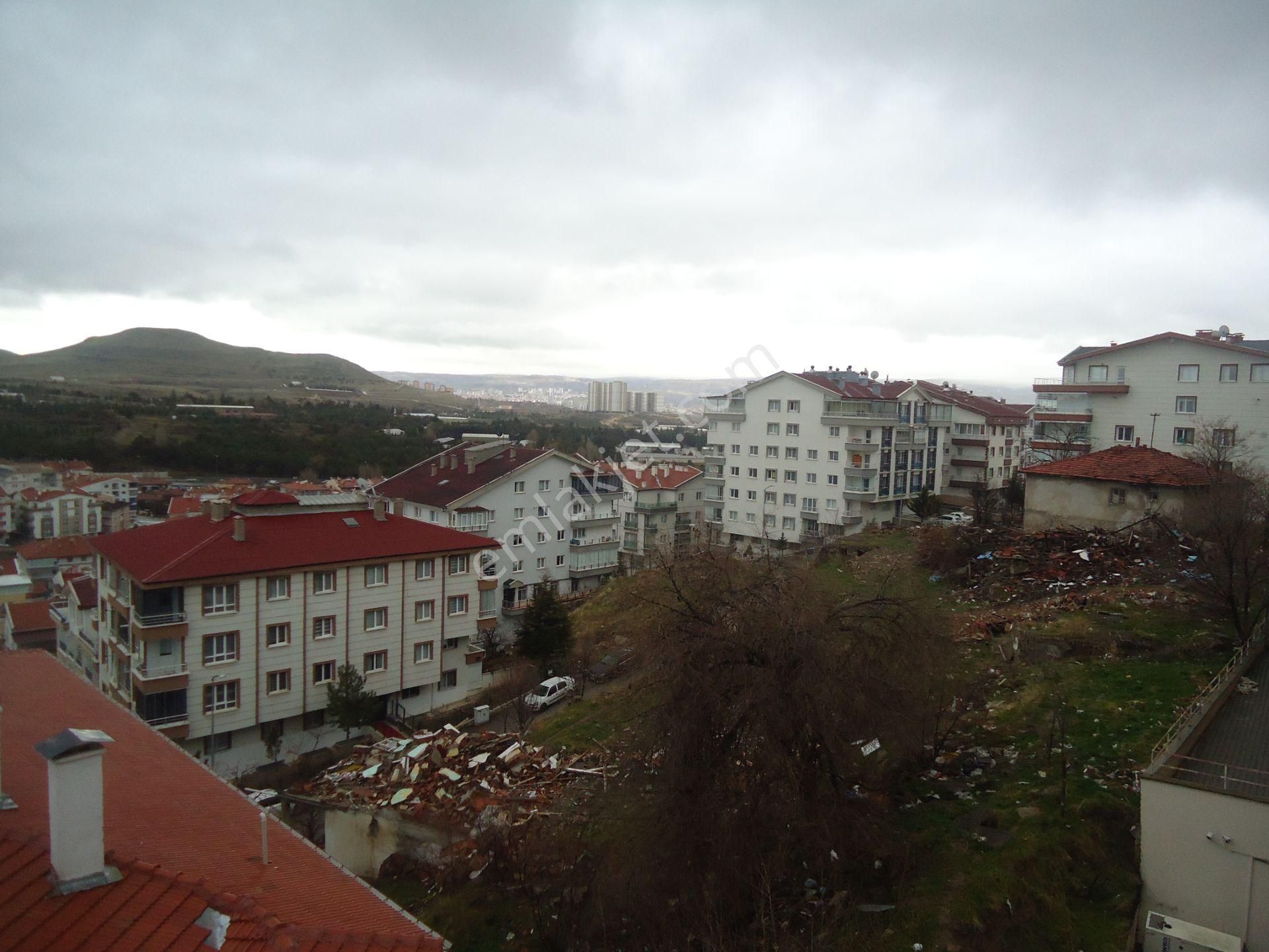Krc'den Yerden Isıtmalı Manzaralı Full Yapılı Kiralık 3+1 Daire - Görsel 21