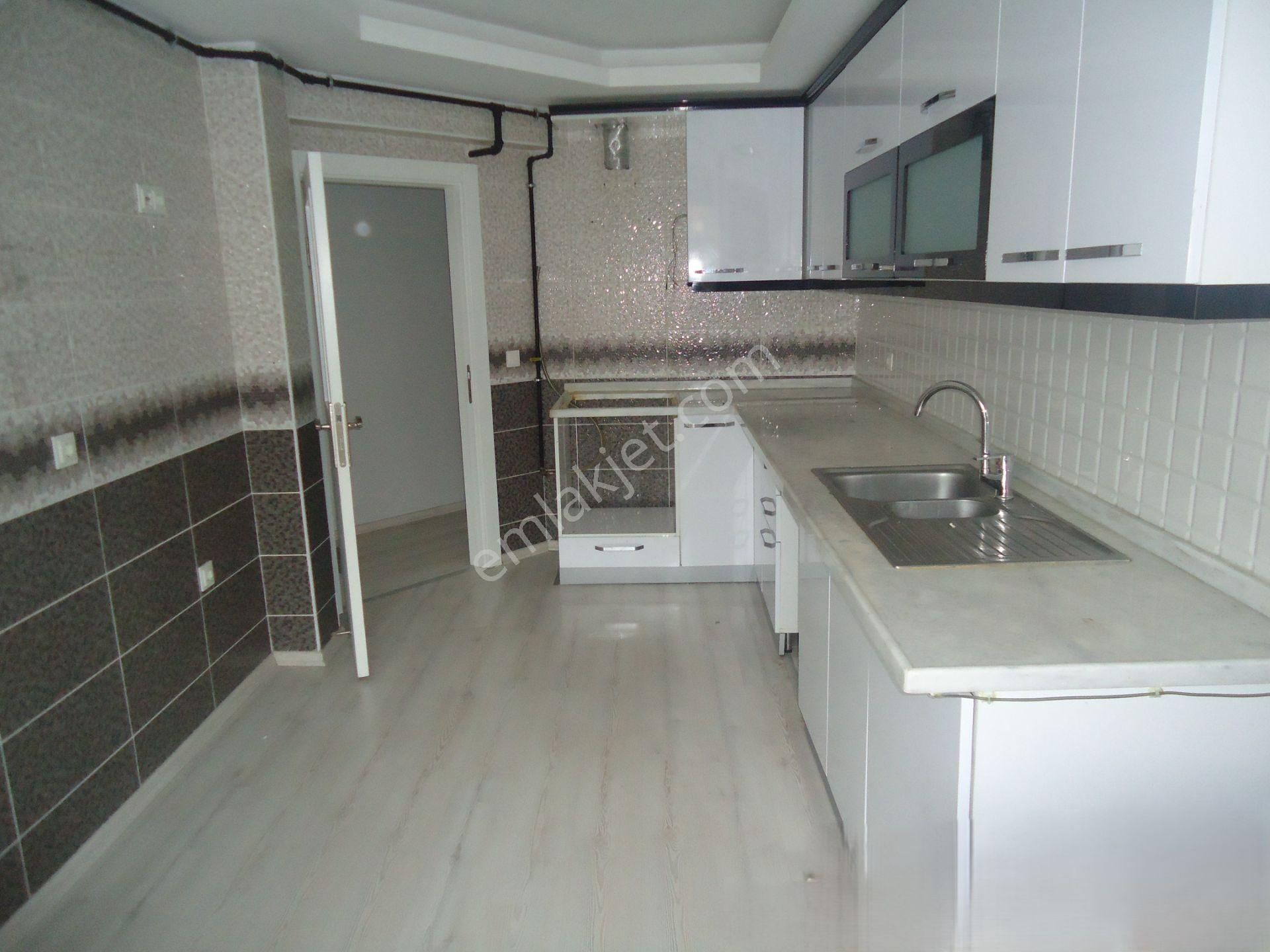 Krc'den Yerden Isıtmalı Manzaralı Full Yapılı Kiralık 3+1 Daire - Görsel 8