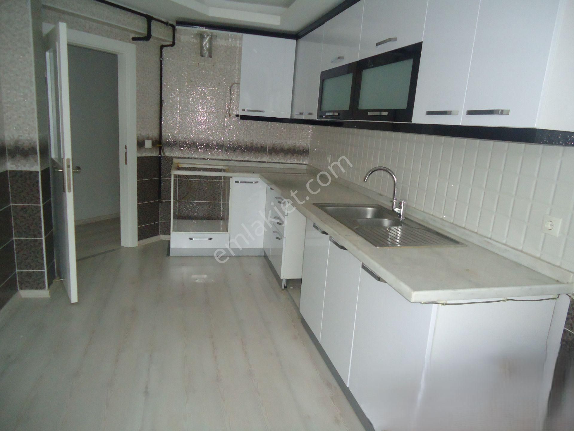 Krc'den Yerden Isıtmalı Manzaralı Full Yapılı Kiralık 3+1 Daire - Görsel 7