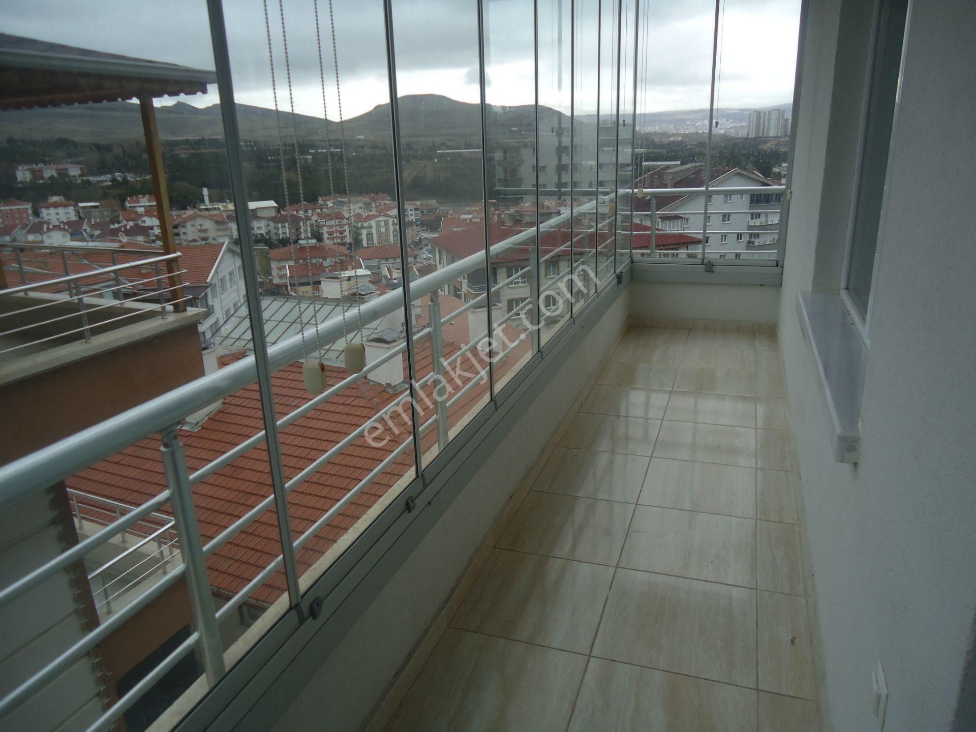 Krc'den Yerden Isıtmalı Manzaralı Full Yapılı Kiralık 3+1 Daire - Görsel 9