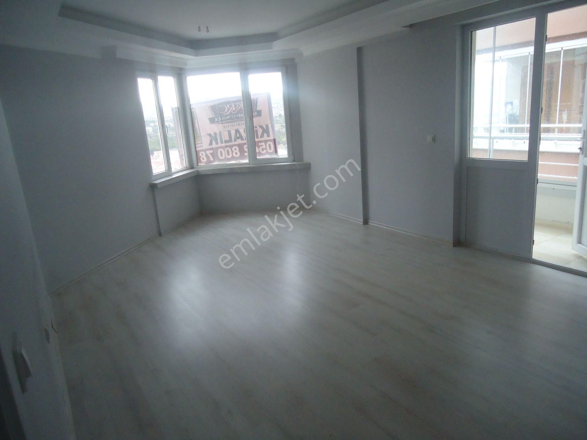 Krc'den Yerden Isıtmalı Manzaralı Full Yapılı Kiralık 3+1 Daire - Görsel 10
