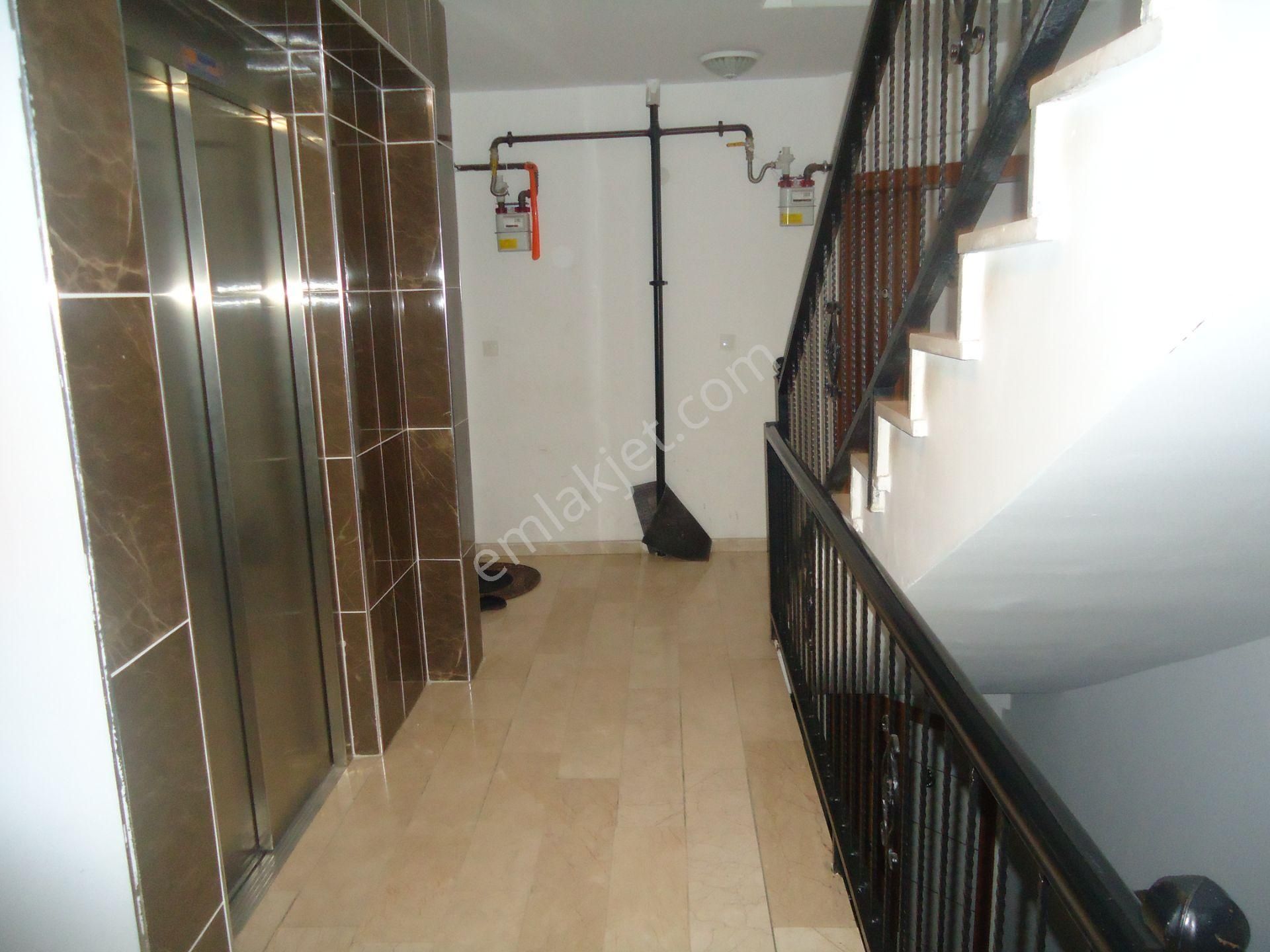 Krc'den Yerden Isıtmalı Manzaralı Full Yapılı Kiralık 3+1 Daire - Görsel 4