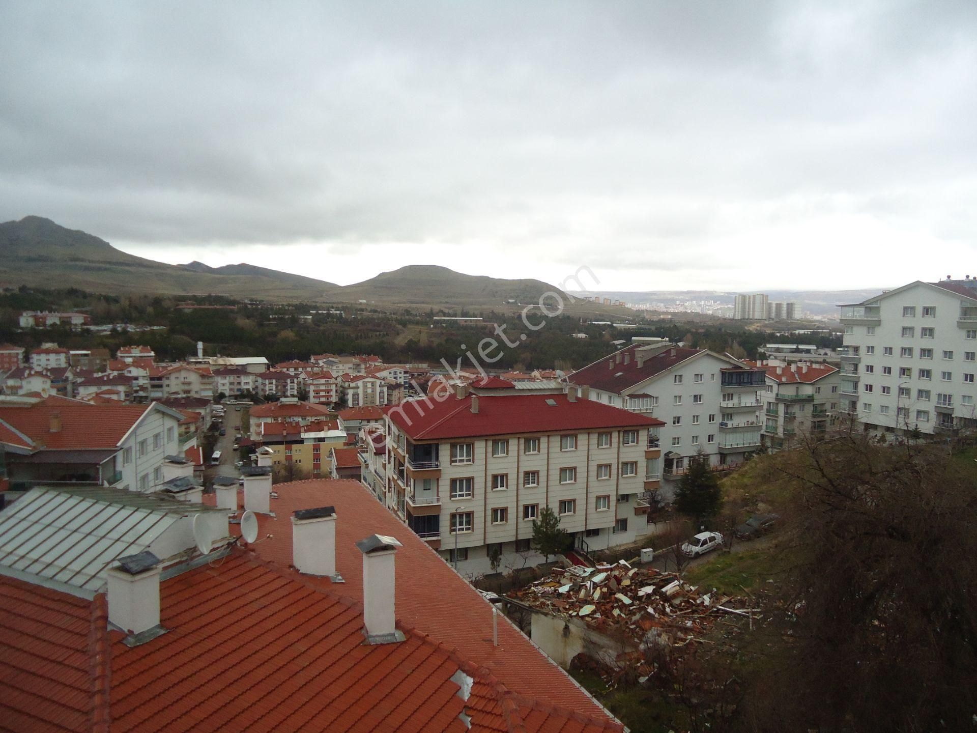 Krc'den Yerden Isıtmalı Manzaralı Full Yapılı Kiralık 3+1 Daire - Görsel 20