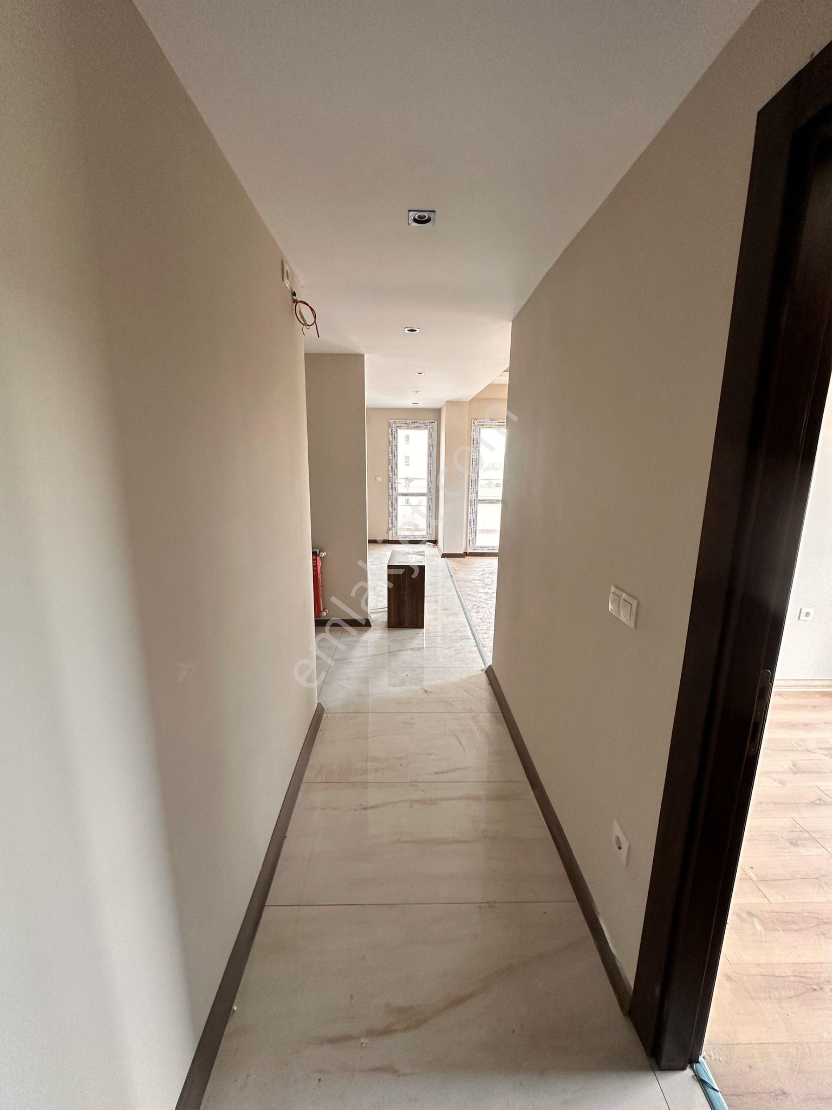 Kabasakal’da Fuar Alanı Yakını Havuzlu Sitede Lüks Sıfır 3+1 Kiralık! - Görsel 15