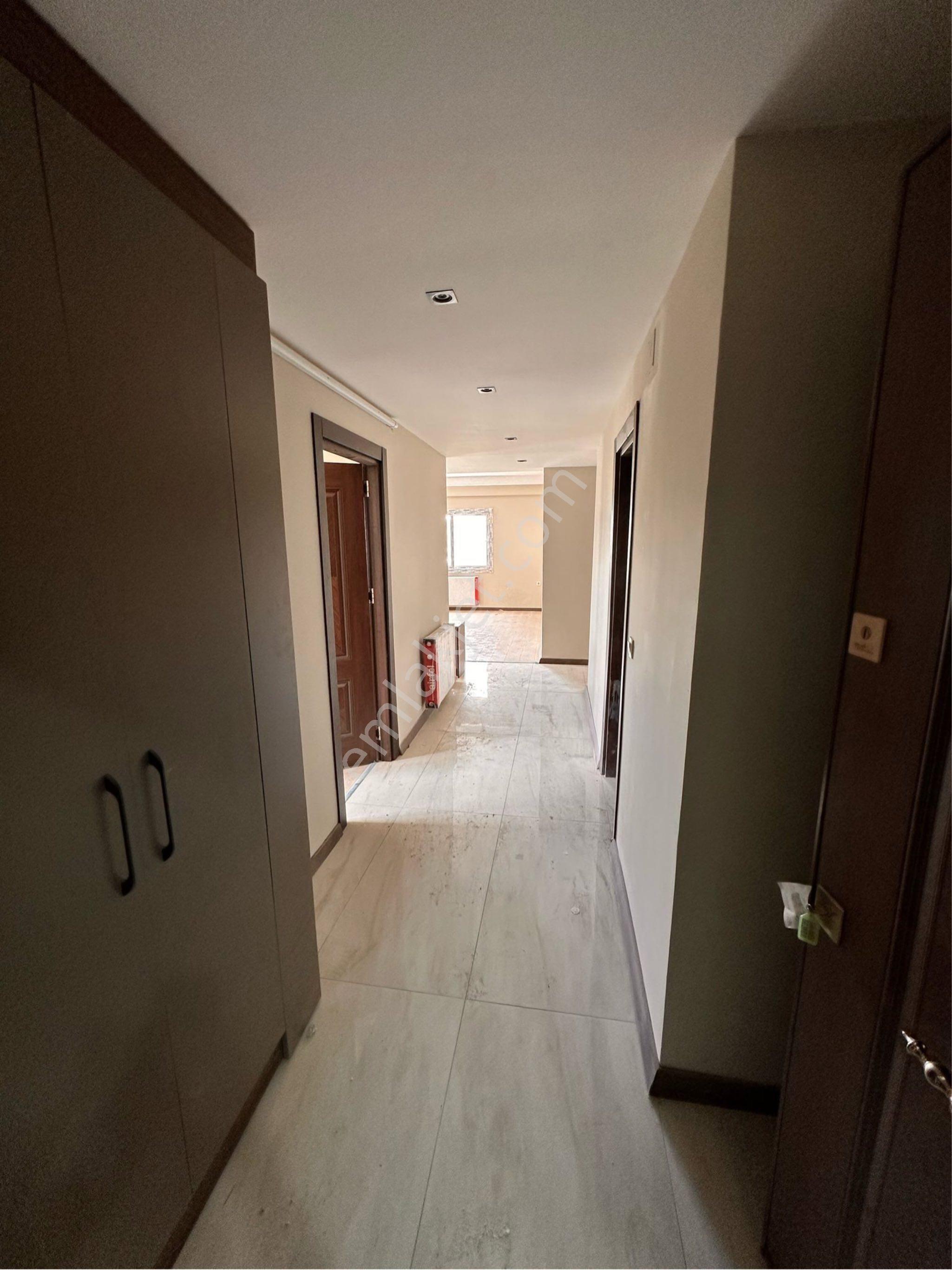Kabasakal’da Fuar Alanı Yakını Havuzlu Sitede Lüks Sıfır 3+1 Kiralık! - Görsel 8