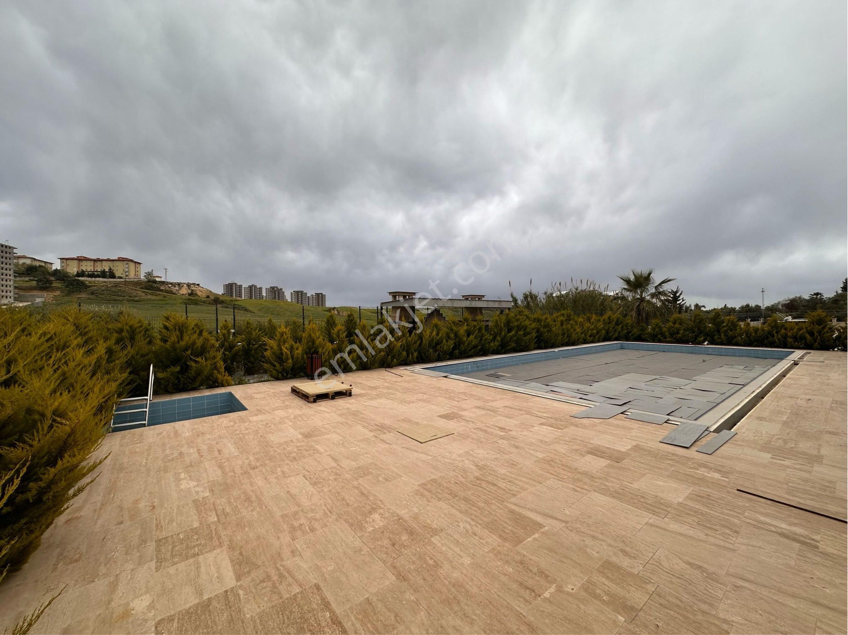 Kabasakal’da Fuar Alanı Yakını Havuzlu Sitede Lüks Sıfır 3+1 Kiralık! - Görsel 22