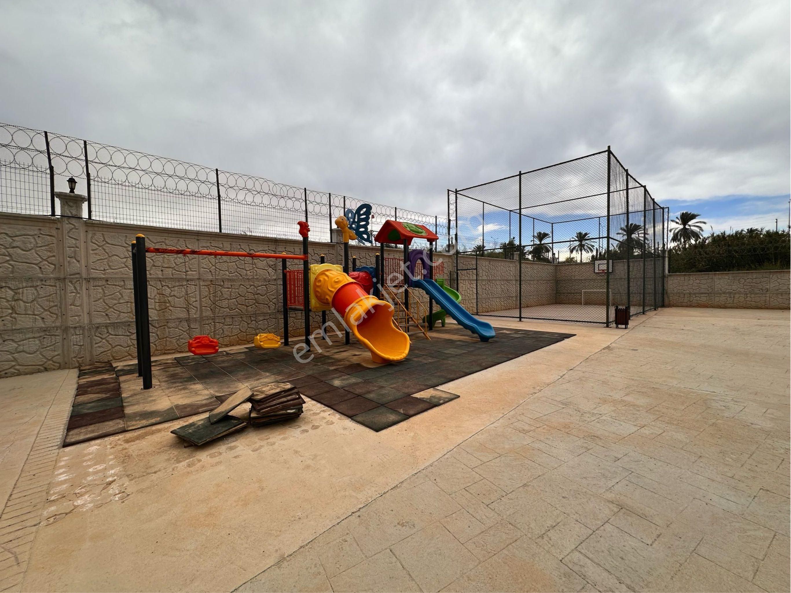 Kabasakal’da Fuar Alanı Yakını Havuzlu Sitede Lüks Sıfır 3+1 Kiralık!