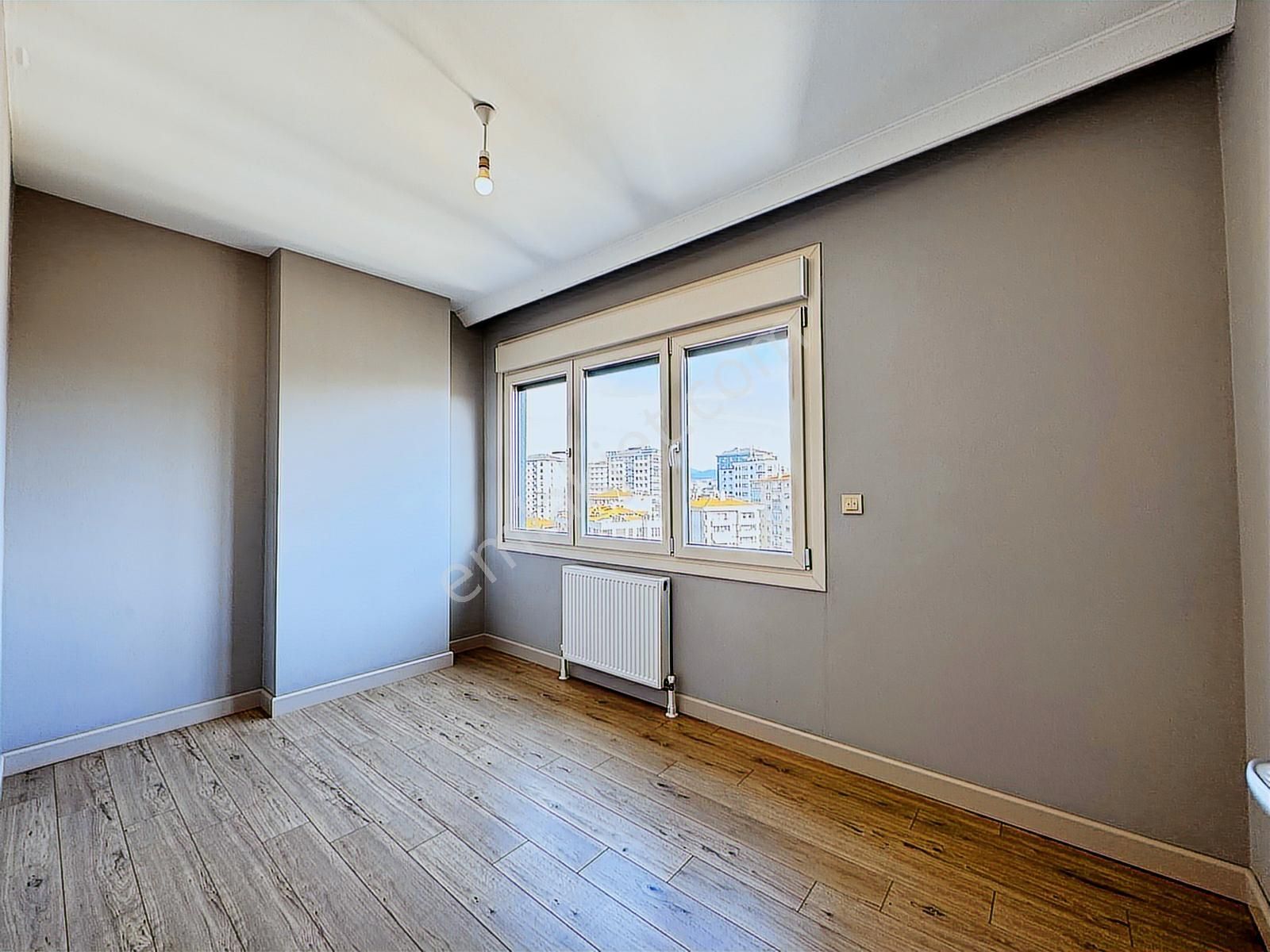 Suadiye'de 3+1 Net 95m2 Ebv Banyolu Havuzlu Site Özellikli Boş - Görsel 11