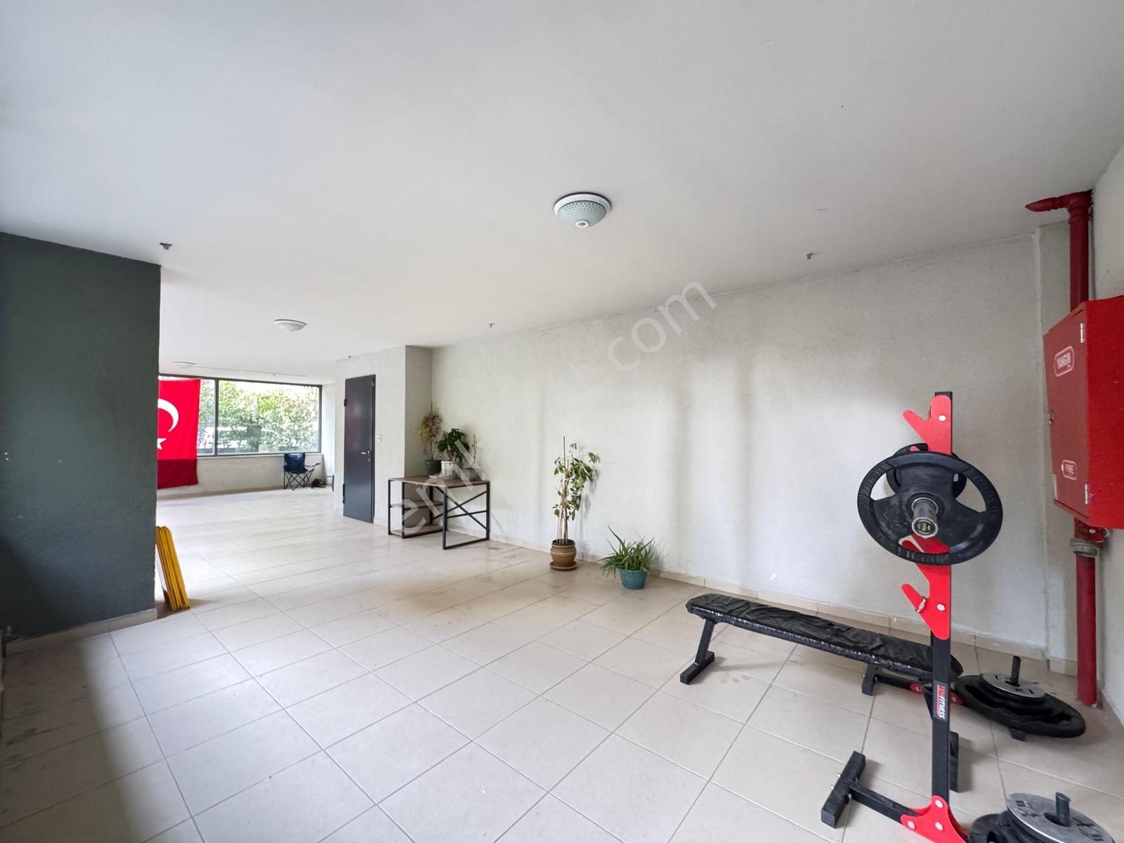 Suadiye'de 3+1 Net 95m2 Ebv Banyolu Havuzlu Site Özellikli Boş - Görsel 13