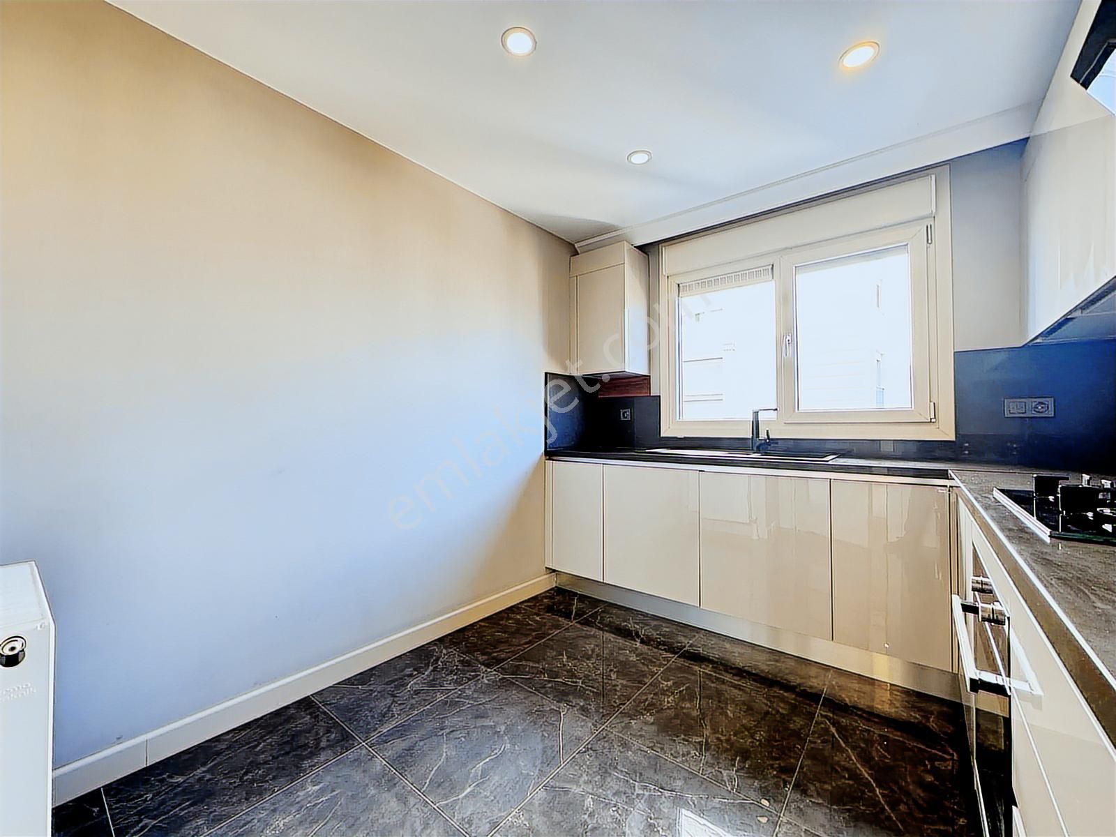 Suadiye'de 3+1 Net 95m2 Ebv Banyolu Havuzlu Site Özellikli Boş - Görsel 20