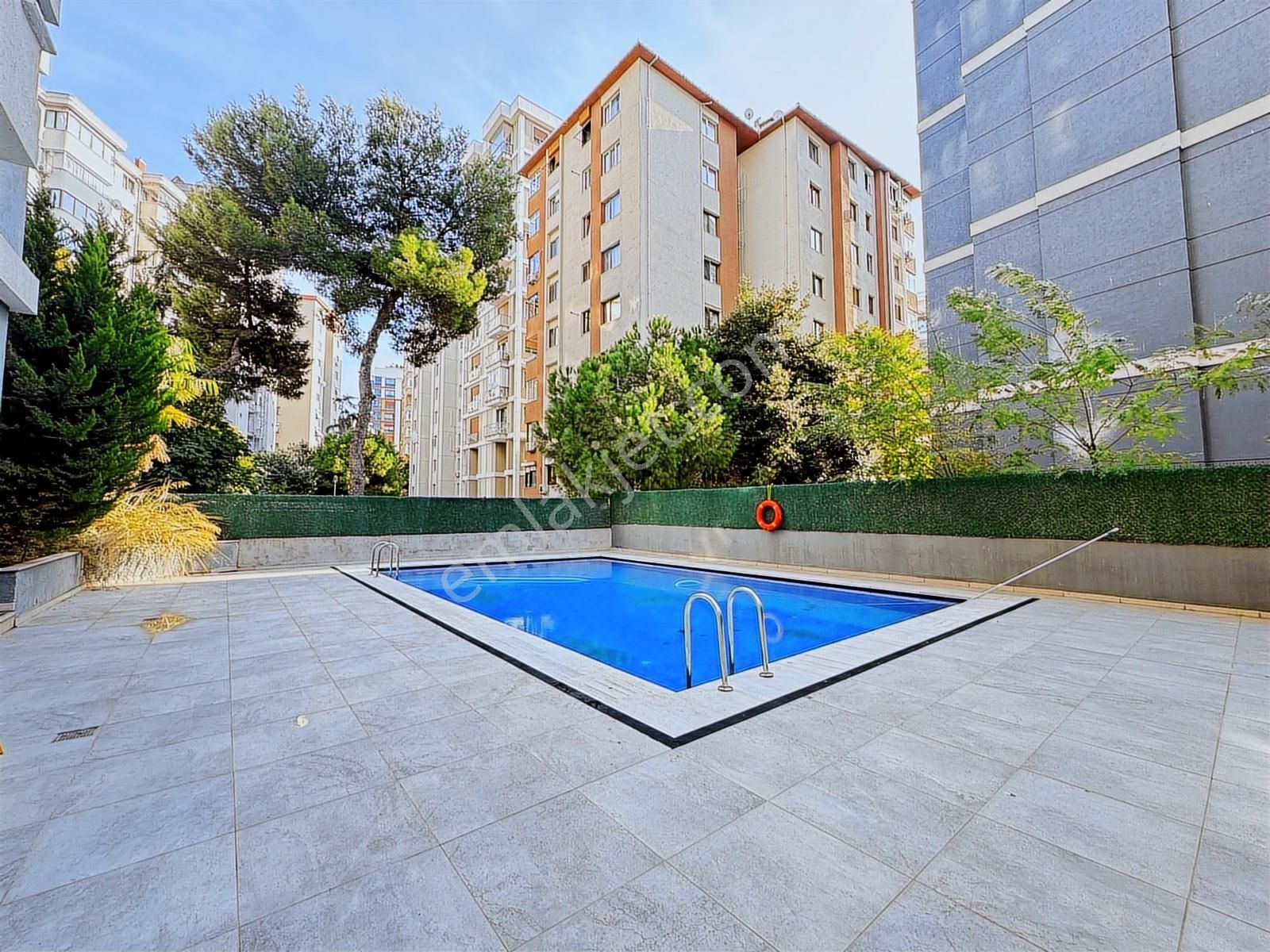 Suadiye'de 3+1 Net 95m2 Ebv Banyolu Havuzlu Site Özellikli Boş - Görsel 5