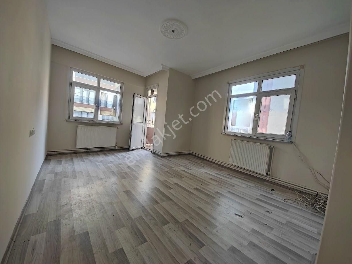 Yıldız Dan Metrobüse Yakın Kiralık 2+1 Ara Kat Daire Ahmet Yesevi Caddesi Üzerinde - Görsel 3