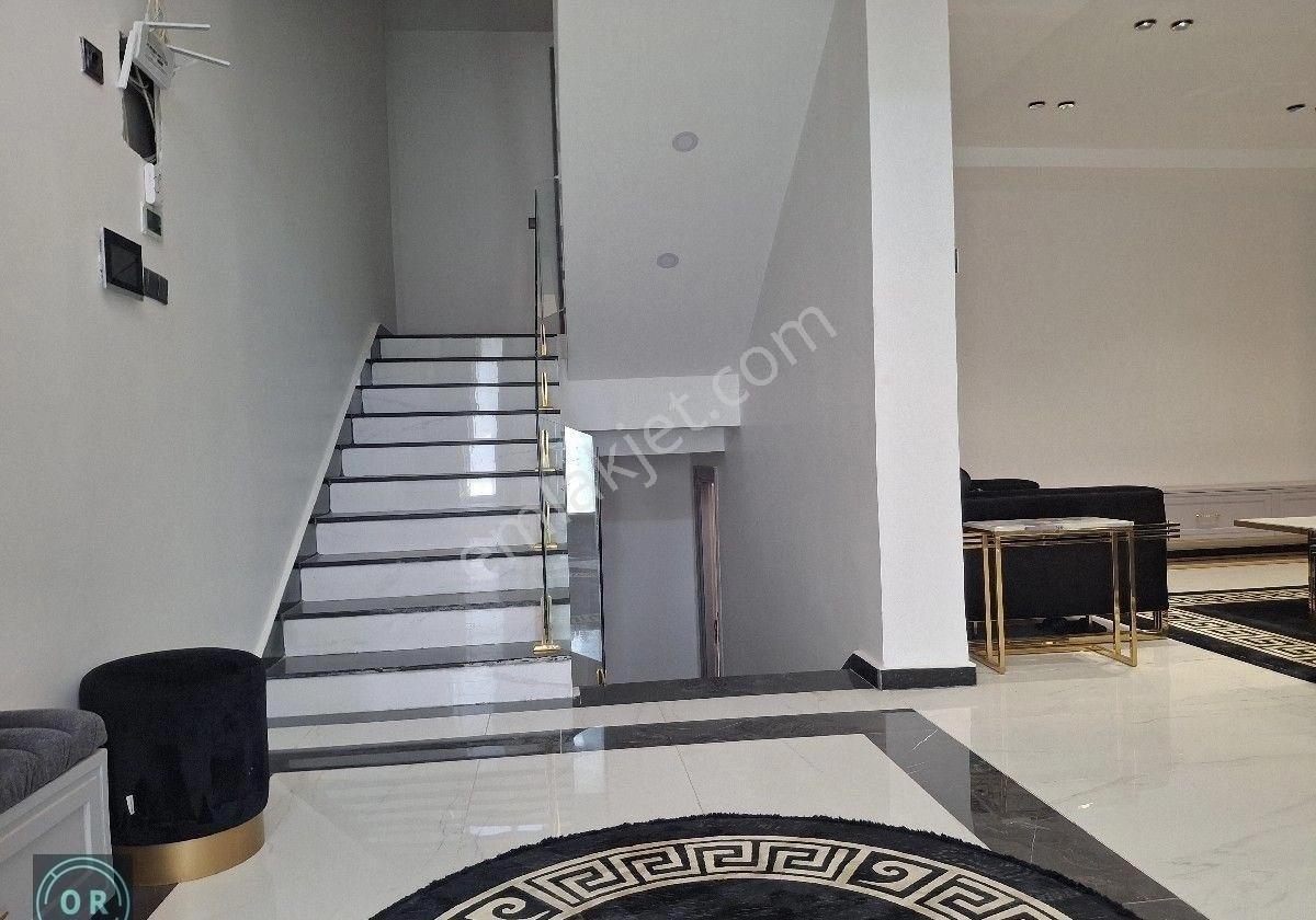 Kuzeytepe Bahçelievler Sitesi 7+1 Tripleks 577 M2 Alanlı Garaj Ve Bahçe Peyzajlı Satılık Villa - Görsel 17