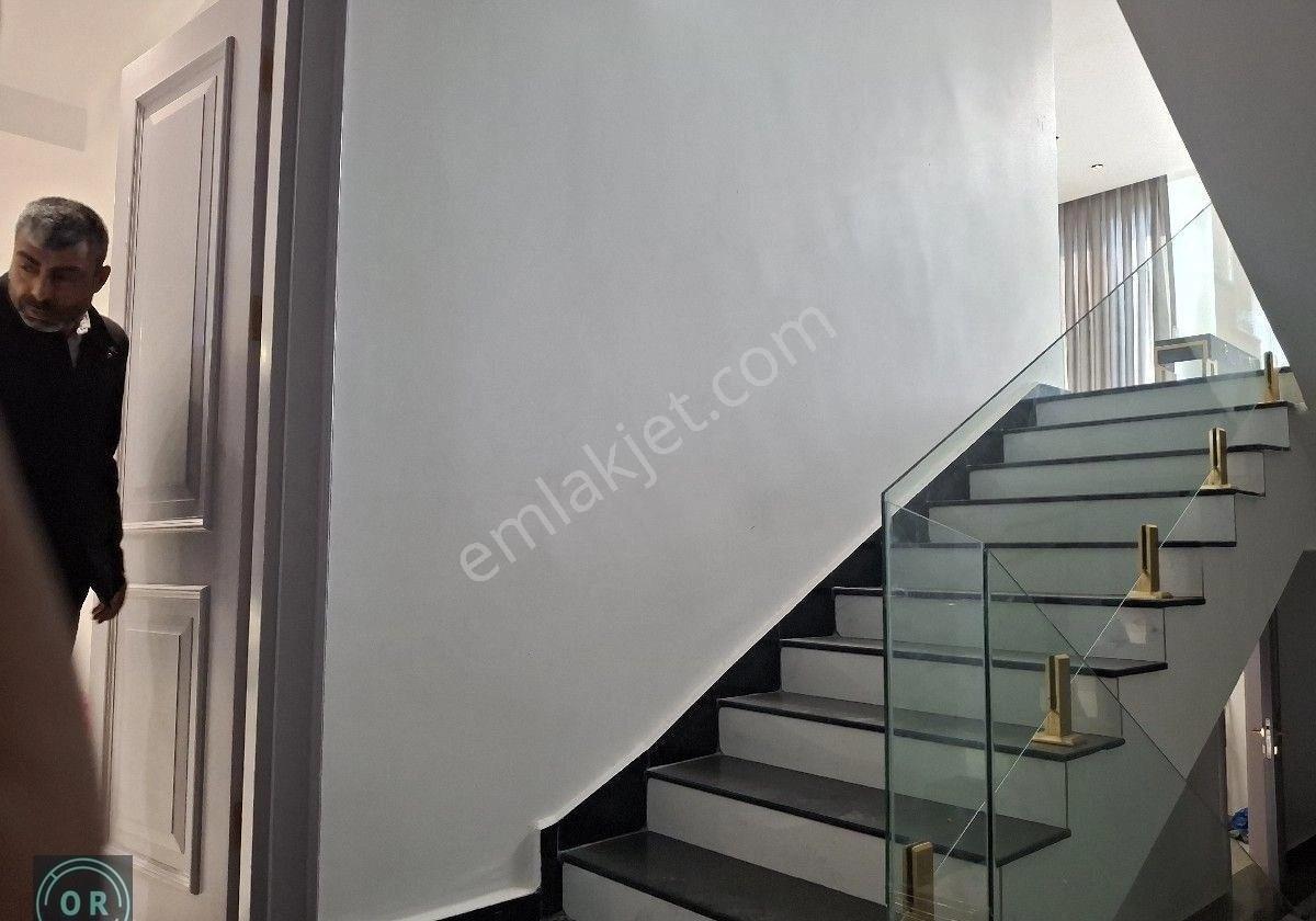 Kuzeytepe Bahçelievler Sitesi 7+1 Tripleks 577 M2 Alanlı Garaj Ve Bahçe Peyzajlı Satılık Villa - Görsel 33