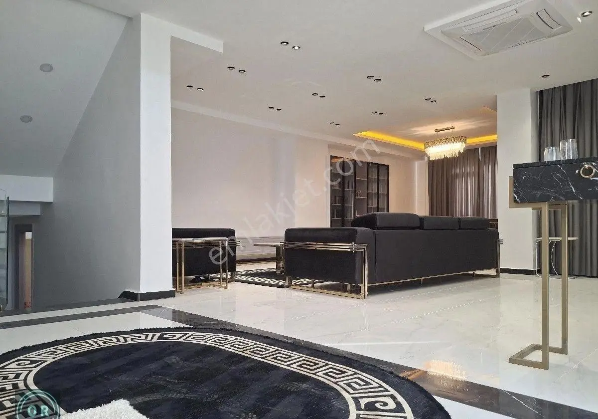 Kuzeytepe Bahçelievler Sitesi 7+1 Tripleks 577 M2 Alanlı Garaj Ve Bahçe Peyzajlı Satılık Villa - Görsel 18