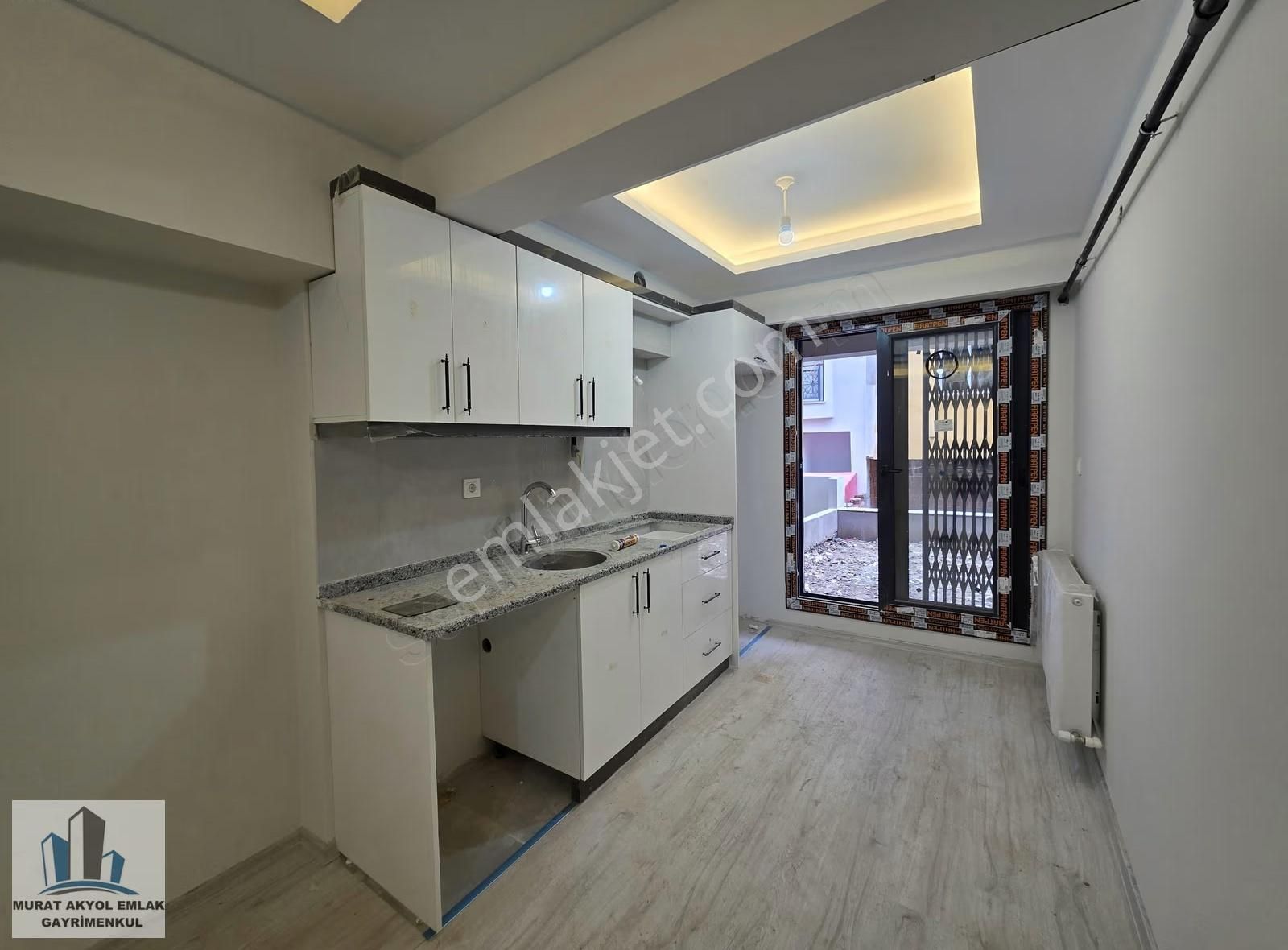 Buca Hasan Ağa Bahçesi Yakınında 1+1 Doğalgazlı Kiralık Daire