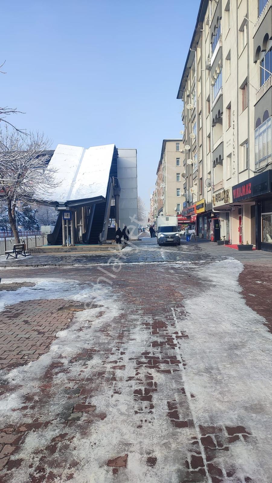 Nato Caddesi Devren Kiralık Çiğ Köfteci - Görsel 5